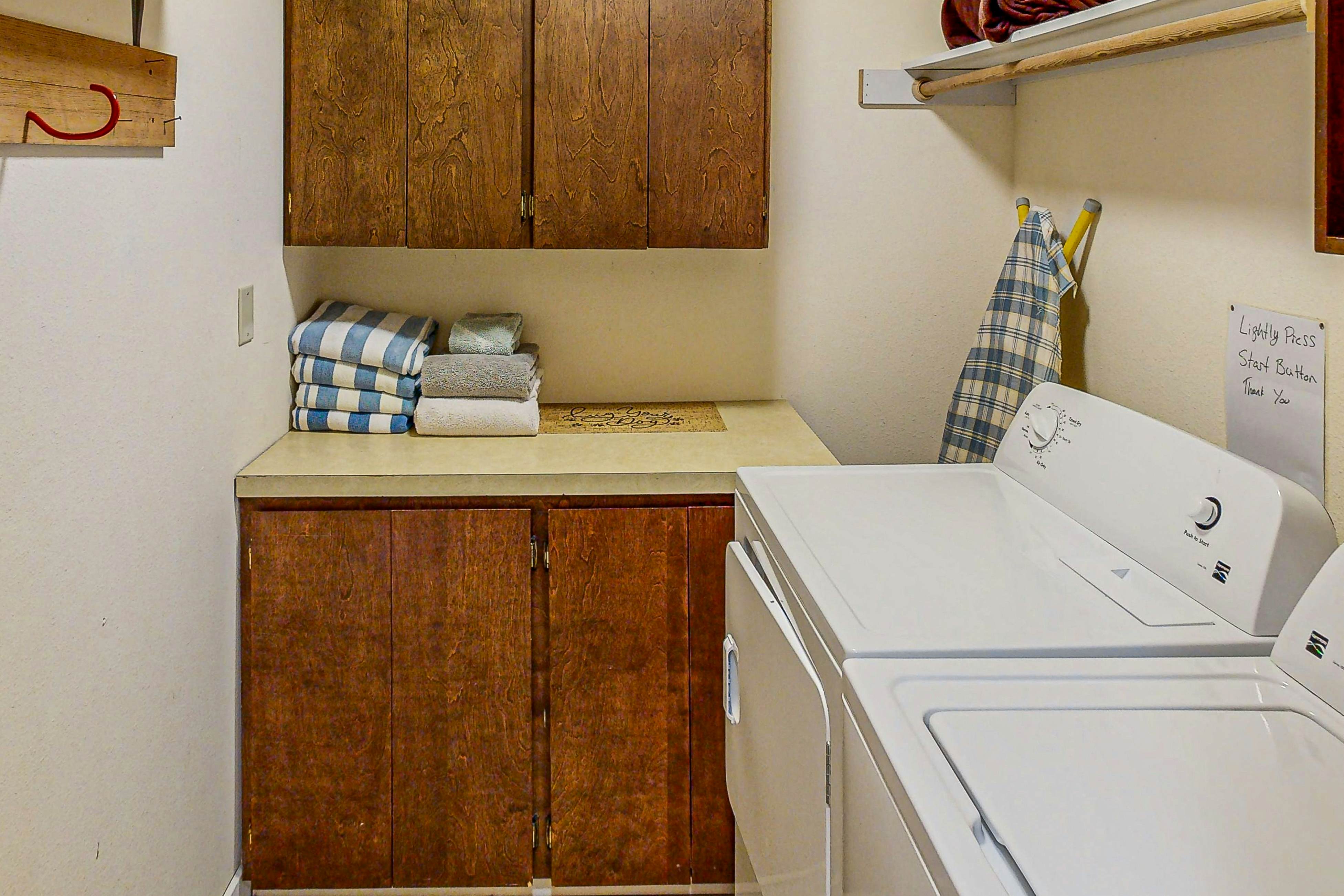 Cozy house close to beach - hot tub & ocean views