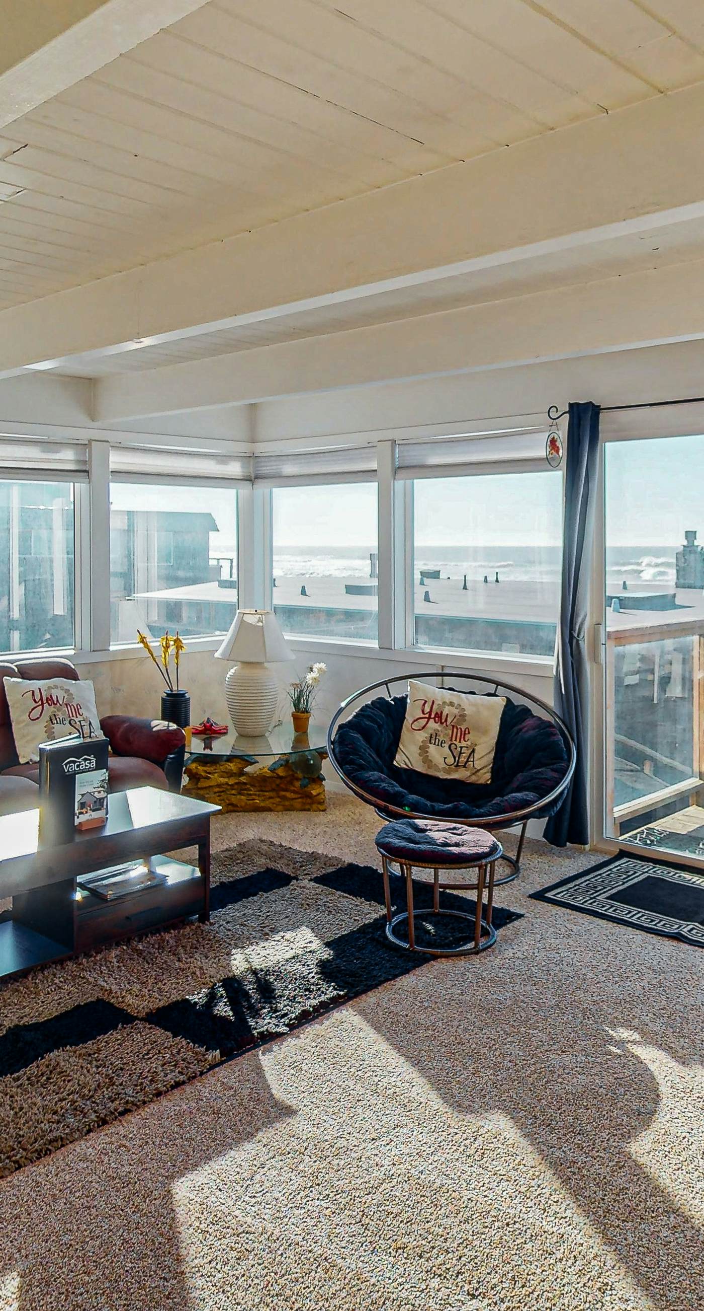 Elegant Condo with Beautiful Ocean Views and Nearby Beach Access