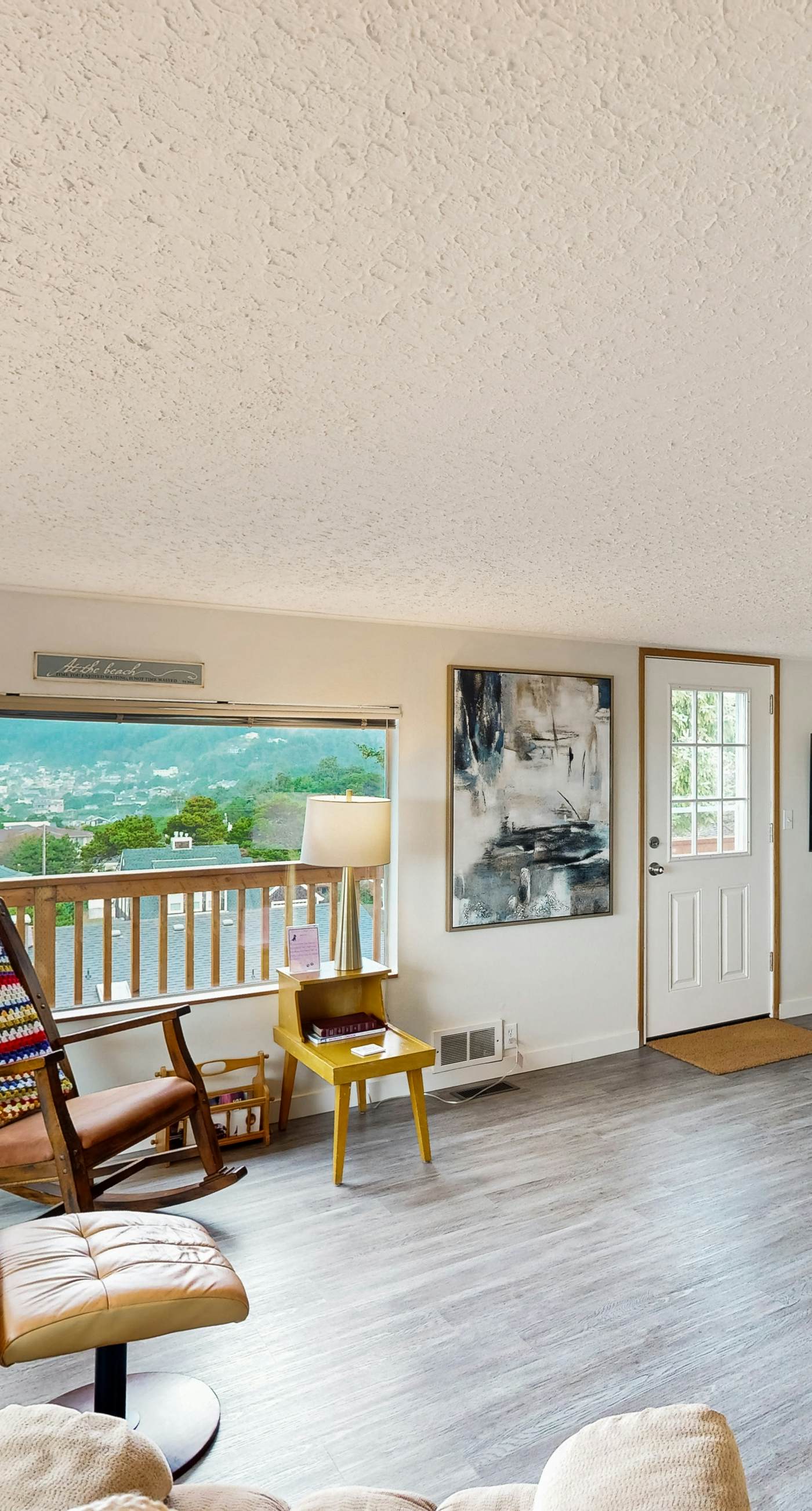 Cottage with wraparound deck and ocean views close to beach and town dog friendly