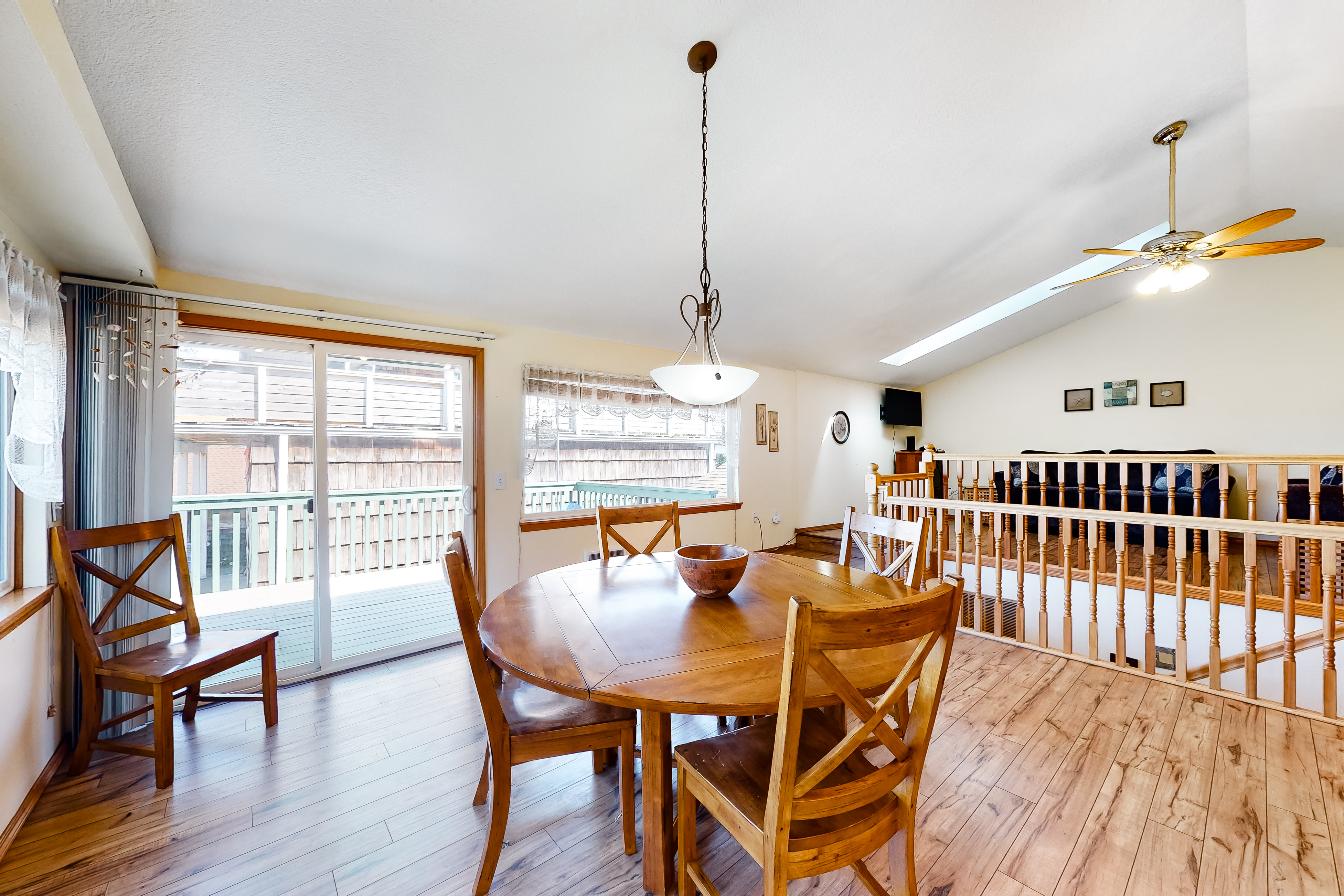 Family Friendly Coastal Home with Free WiFi Washer Dryer and Easy Beach Access