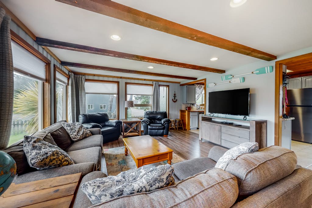 Dog friendly house near the ocean with woodstove yard patio and washer dryer