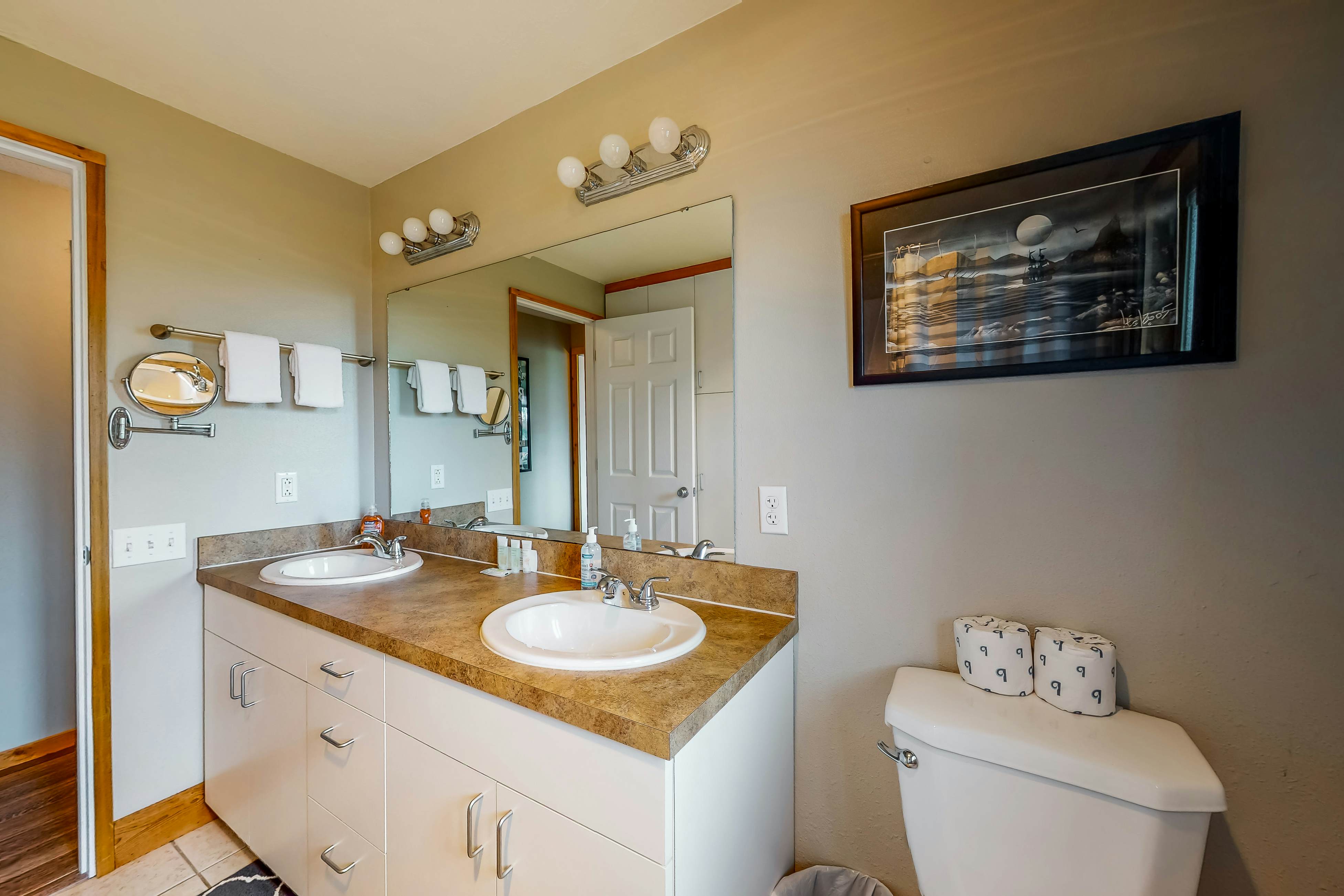 Dog friendly house near the ocean with woodstove yard patio and washer dryer