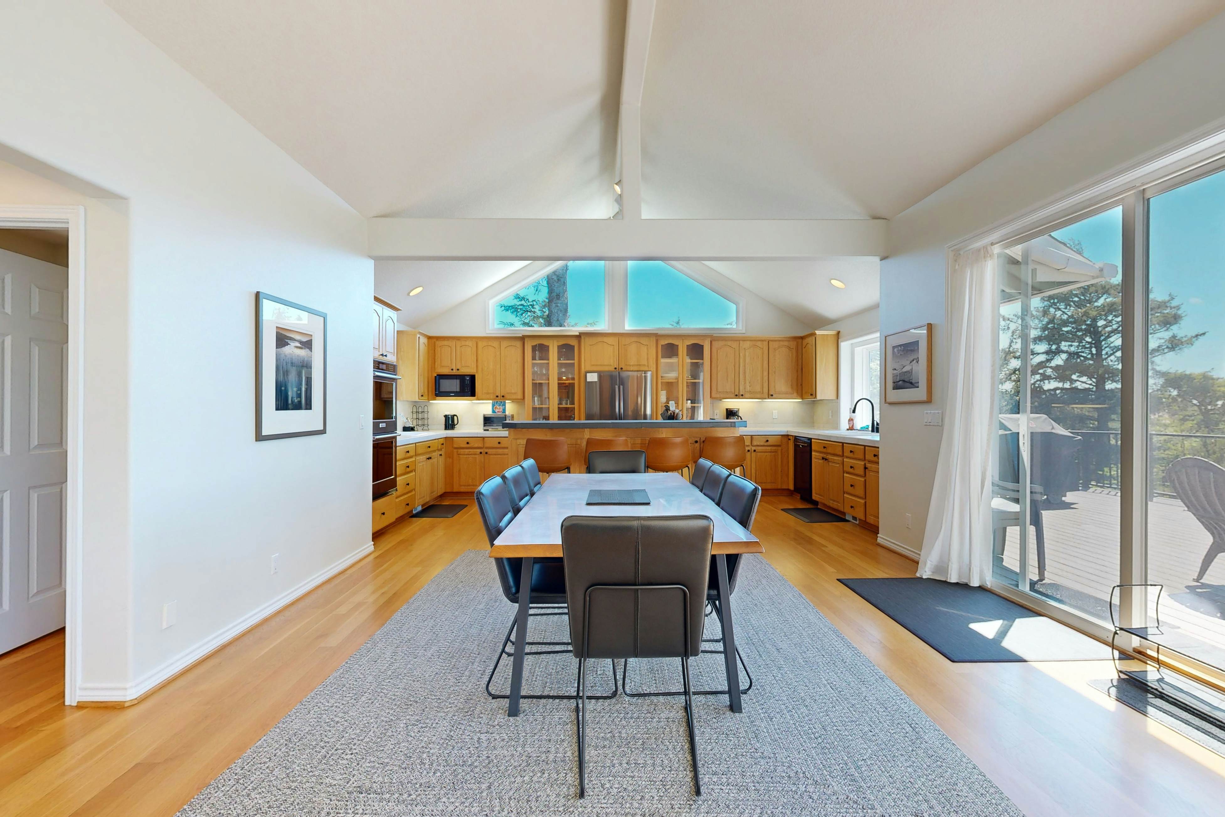 Idyllic Cape retreat with ocean views & private hot tub - walk to state beach