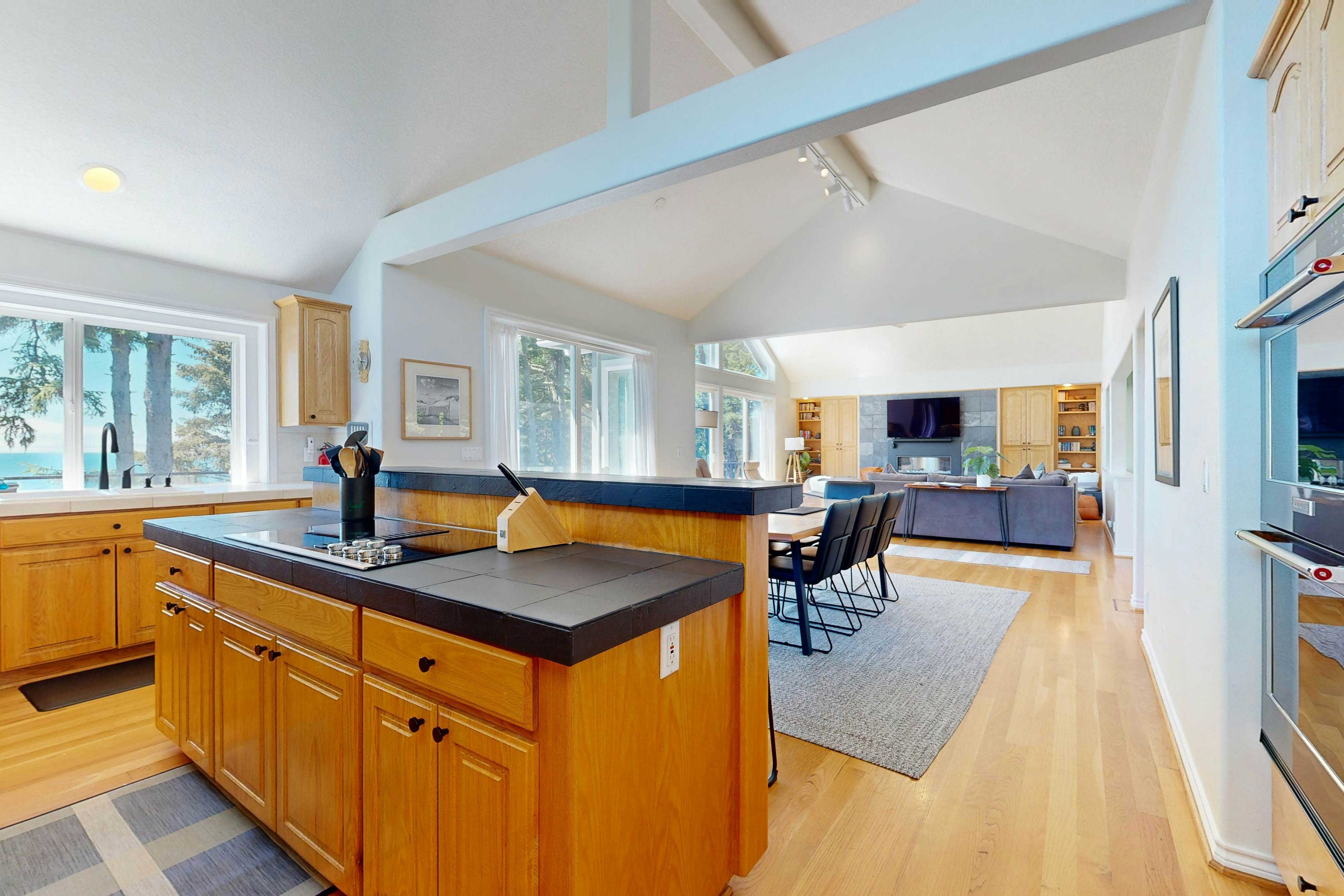 Idyllic Cape retreat with ocean views & private hot tub - walk to state beach