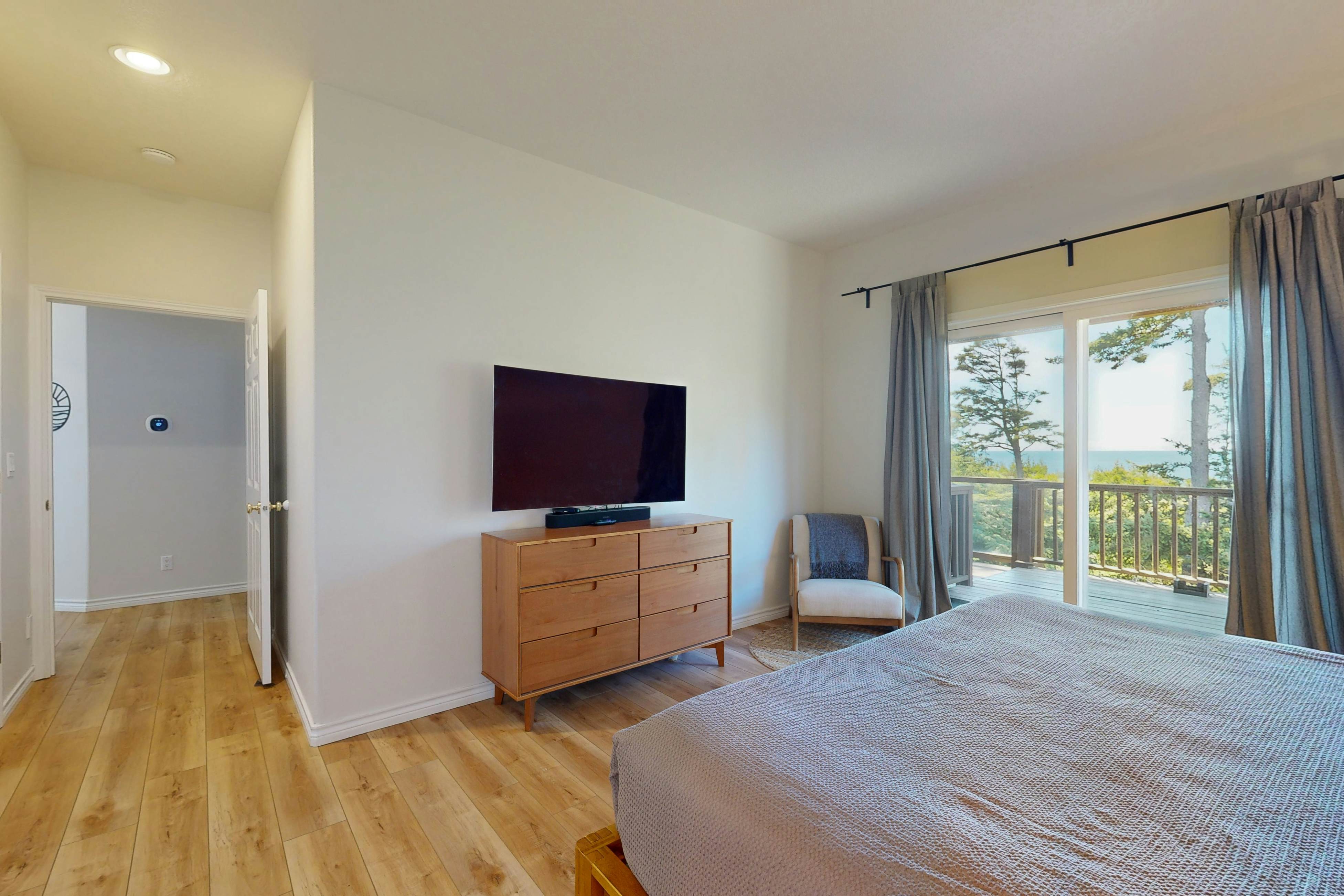 Idyllic Cape retreat with ocean views & private hot tub - walk to state beach