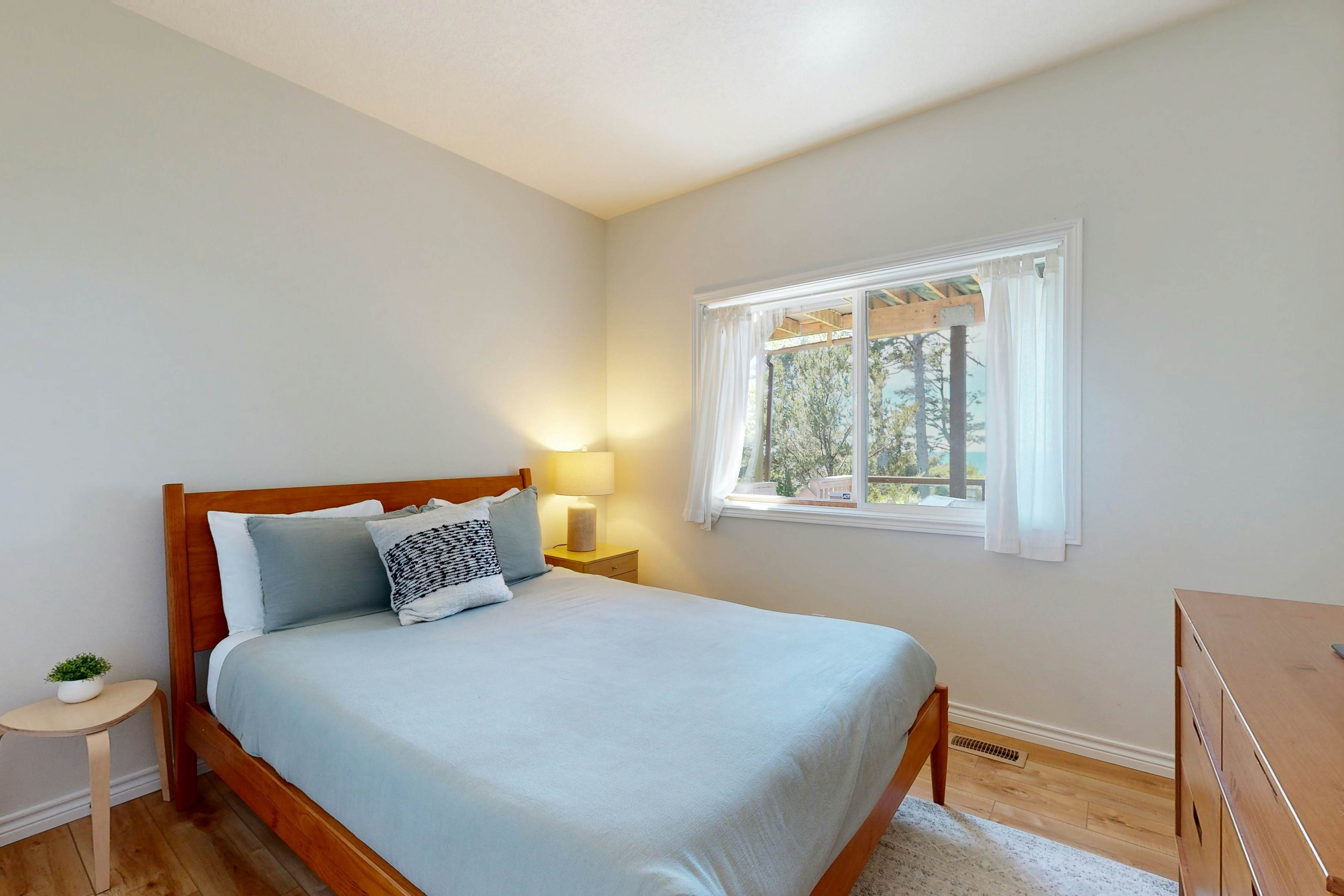 Idyllic Cape retreat with ocean views & private hot tub - walk to state beach