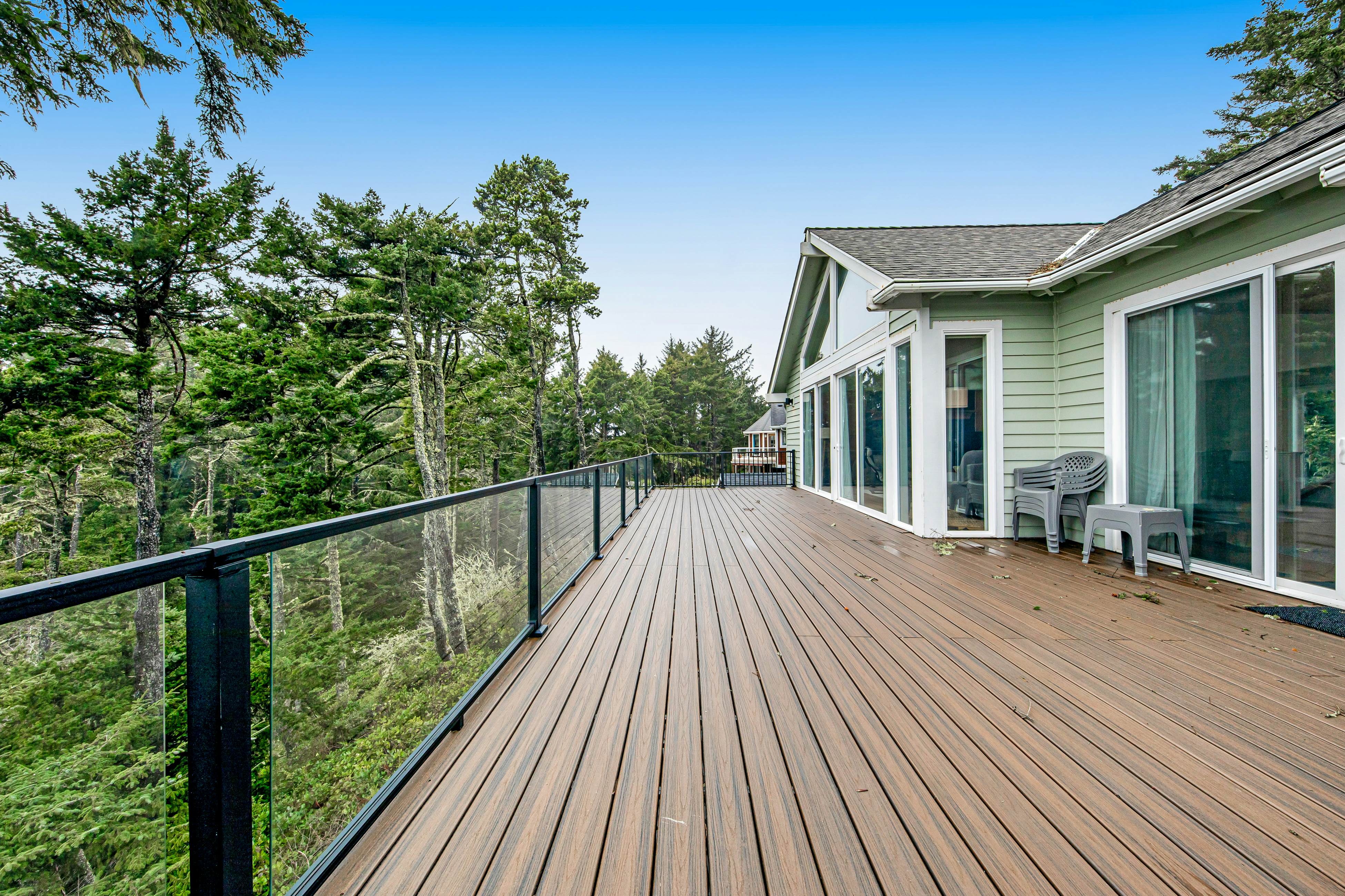 Idyllic Cape retreat with ocean views & private hot tub - walk to state beach
