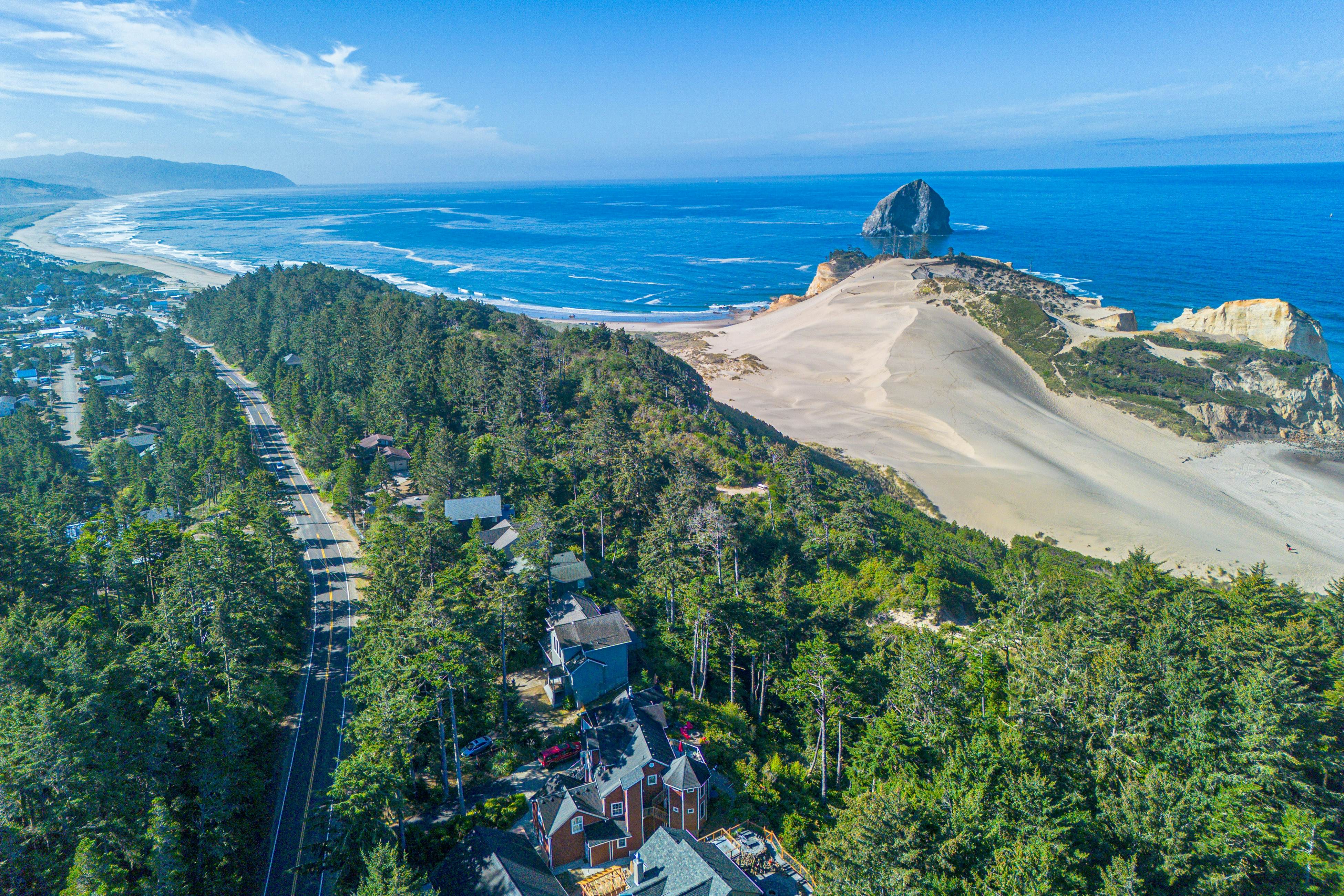 Idyllic Cape retreat with ocean views & private hot tub - walk to state beach