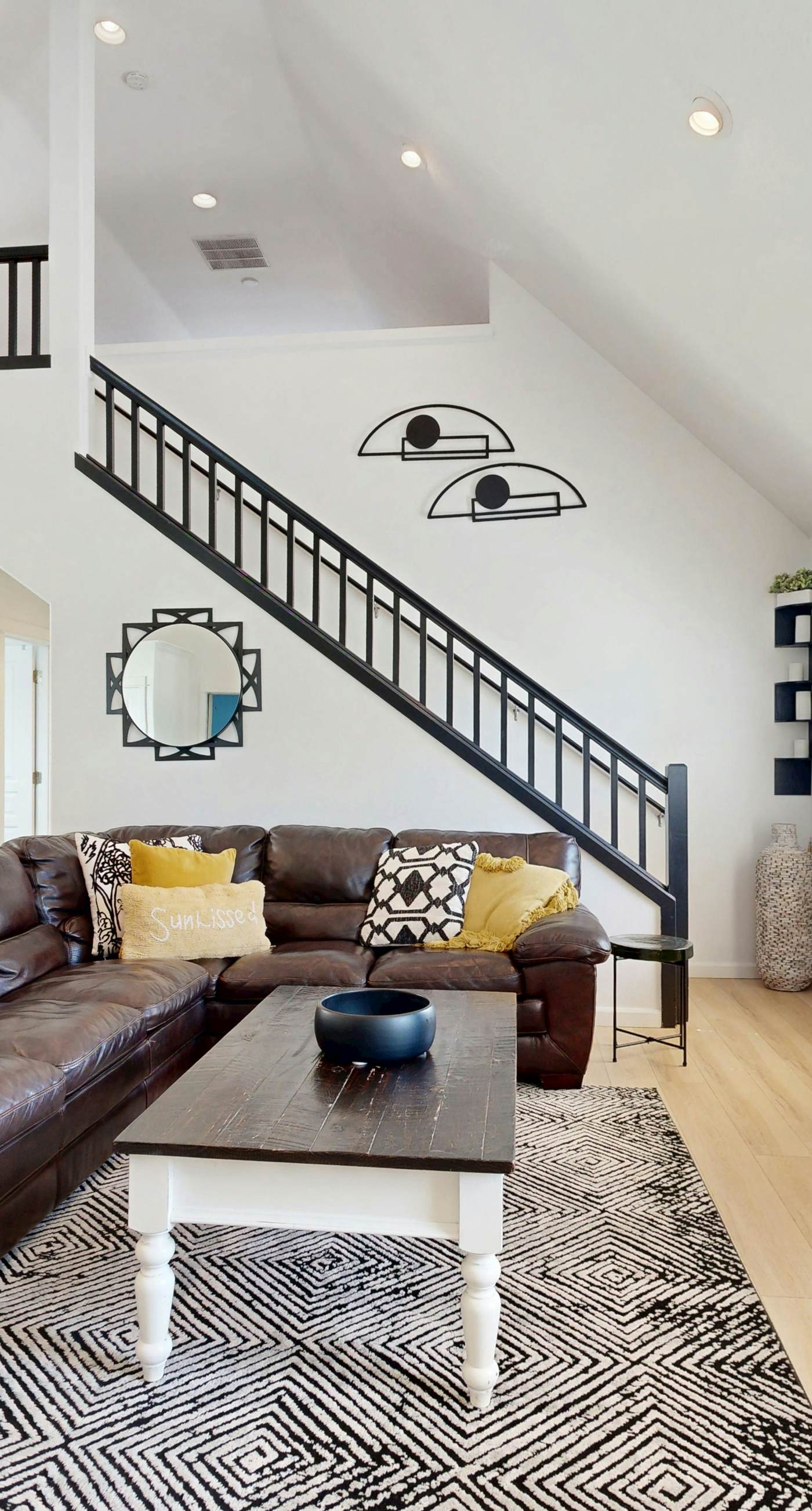 Cottage near the beach with hot tub gas fireplace washer dryer dog friendly