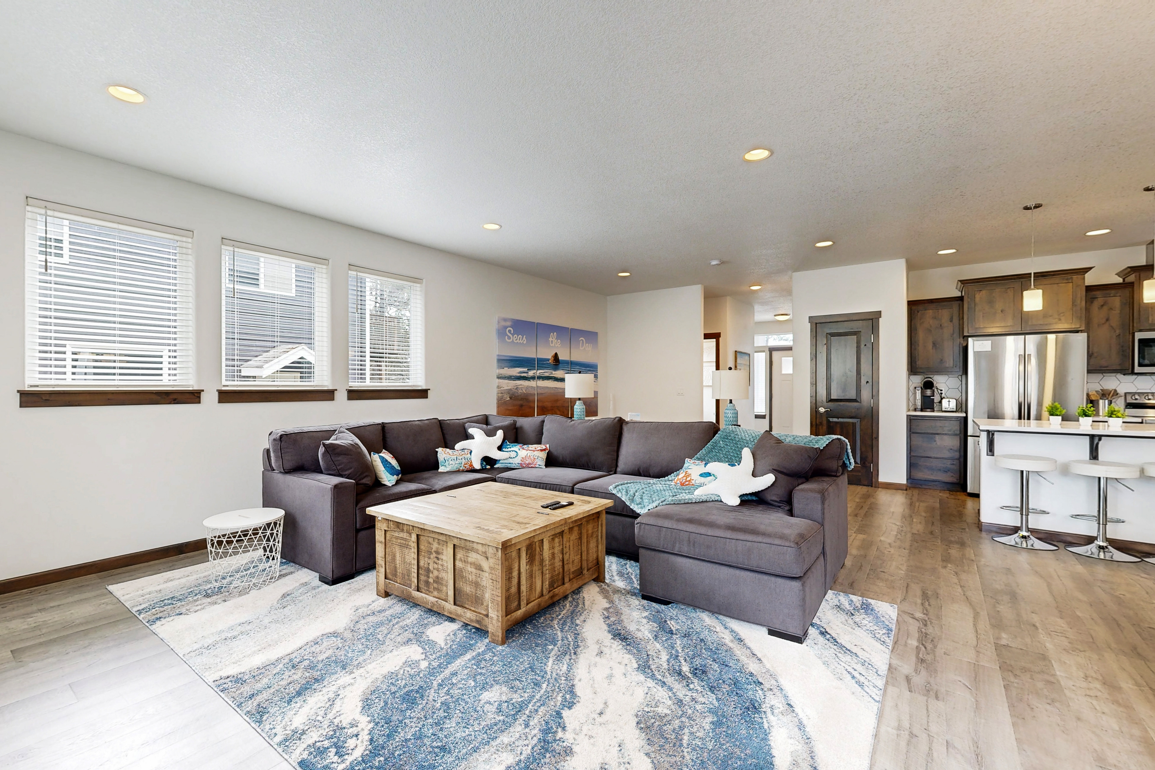 New coastal house with beach access balcony central AC and washer dryer