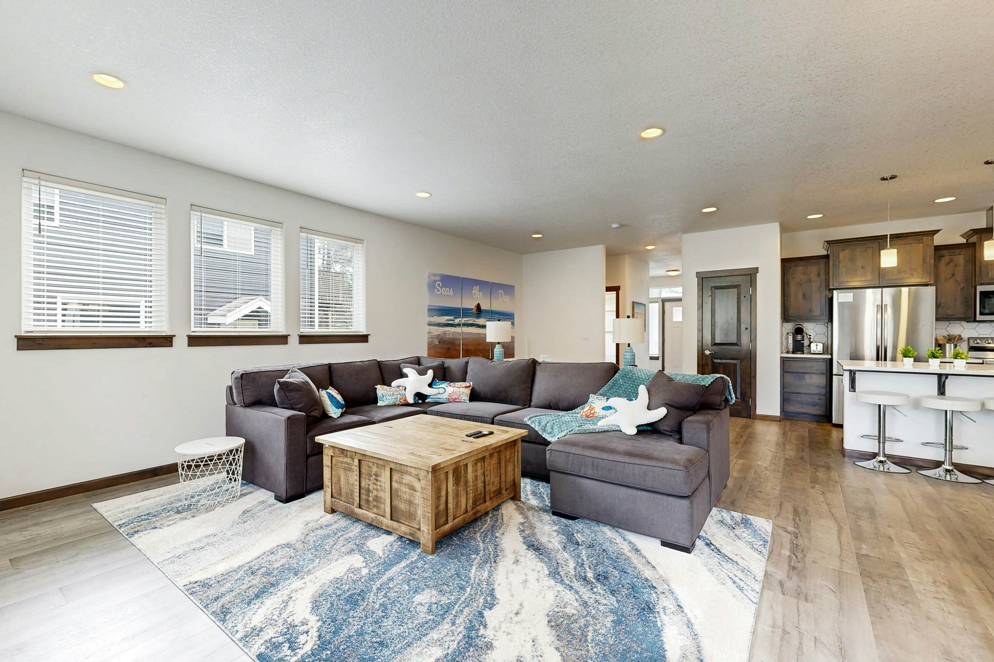 New coastal house with beach access, balcony, central AC & washer/dryer