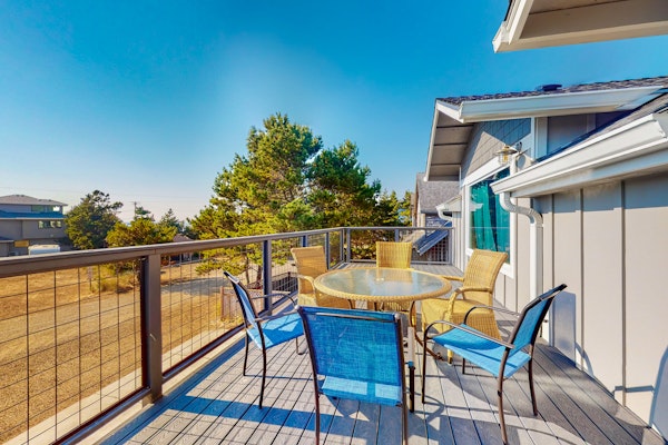 Costal Home a block from the beach with two story deck firepit large yard