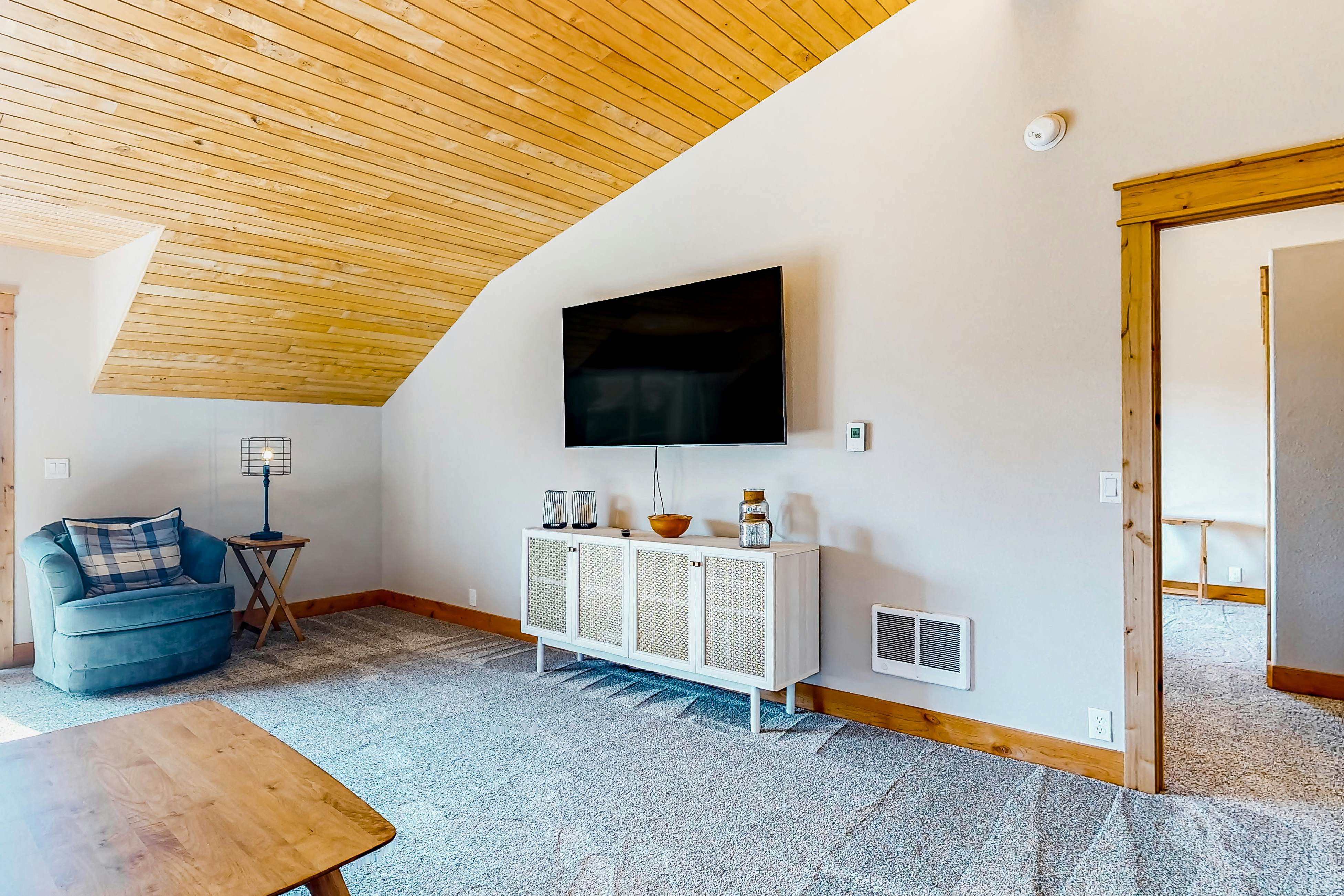 Costal Home a block from the beach with two-story deck, firepit, large yard