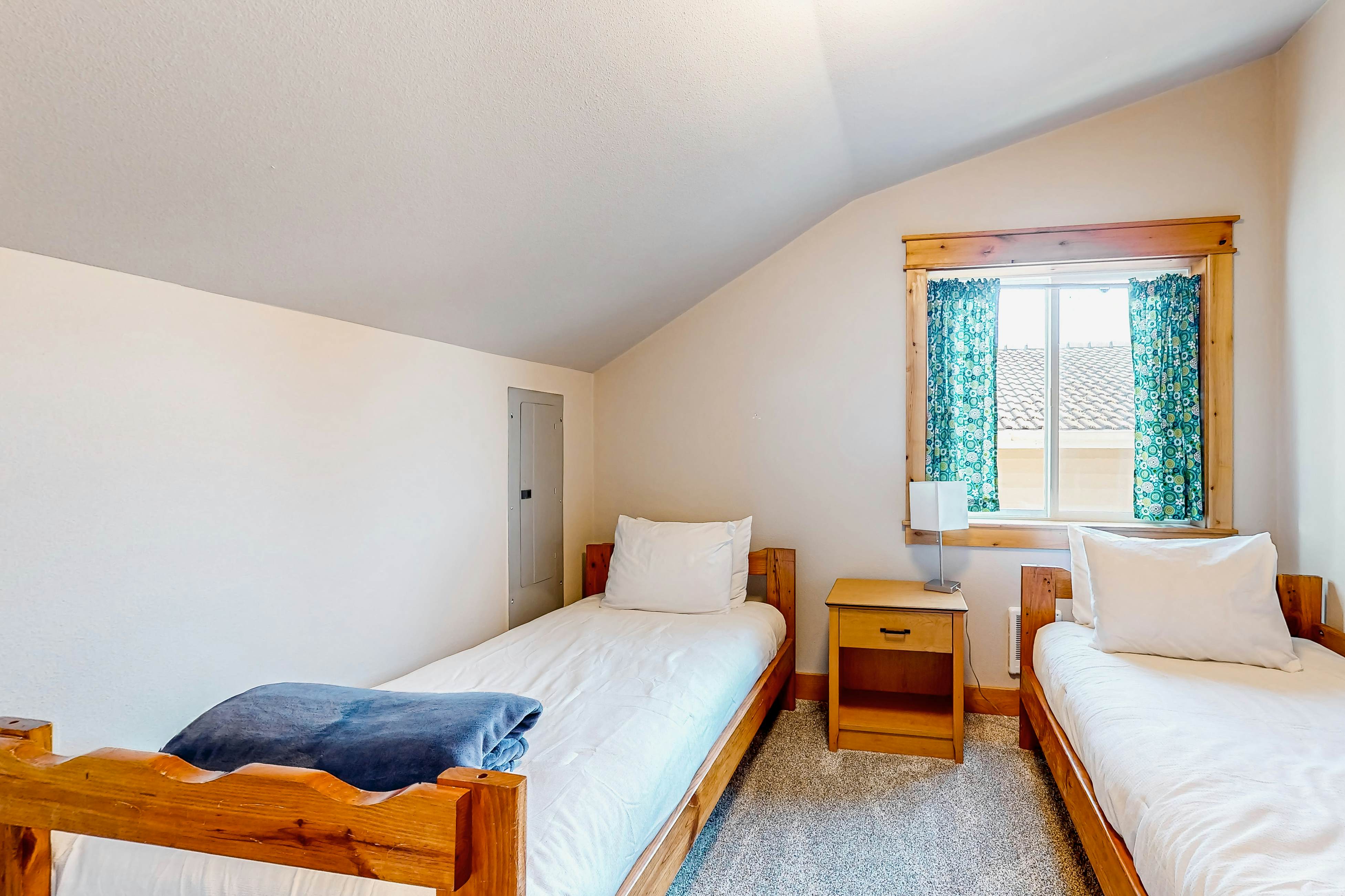 Costal Home a block from the beach with two-story deck, firepit, large yard