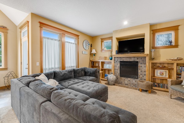 Dog friendly coastal retreat with a game room patio grill jetted tub and with D