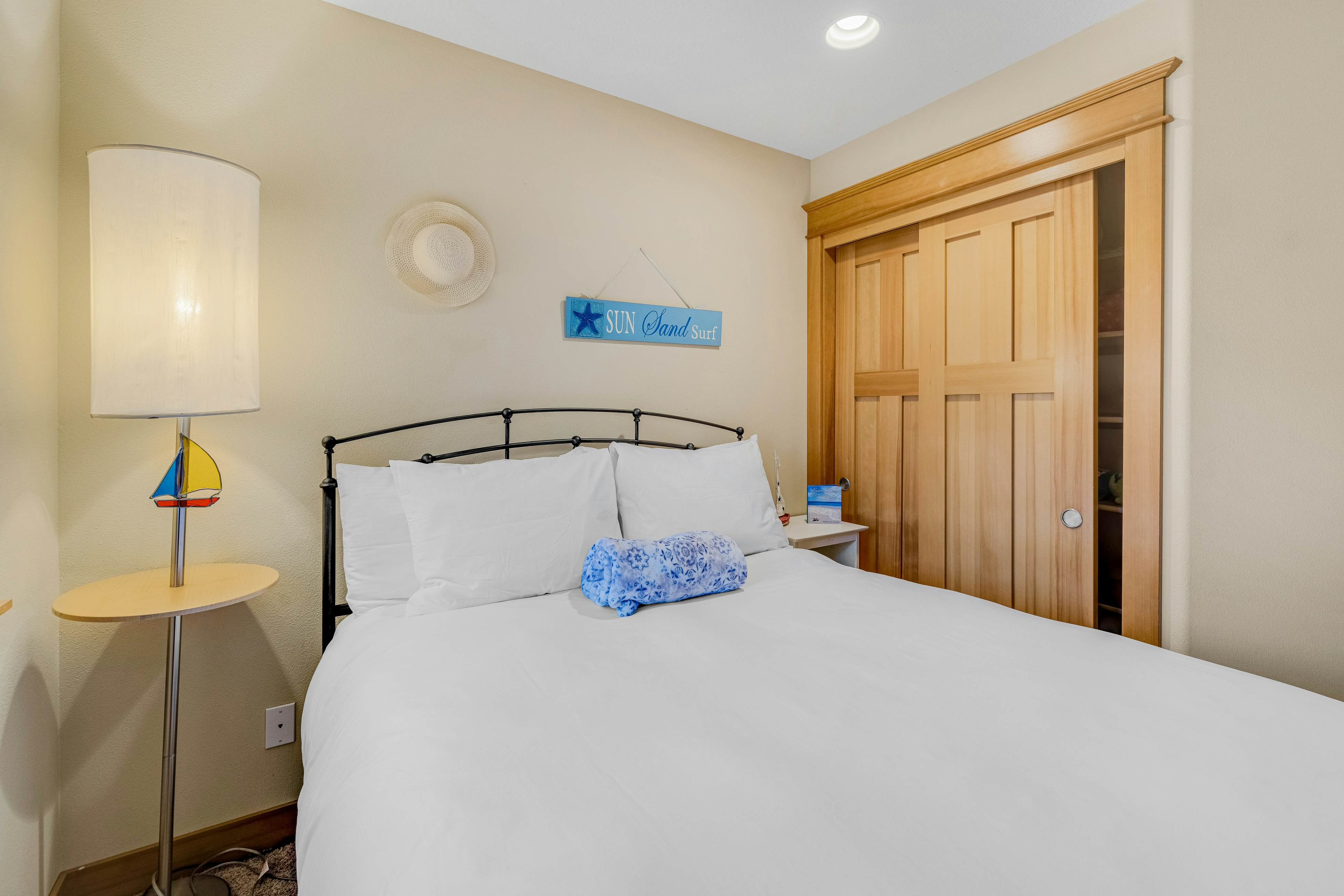 Dog-friendly coastal retreat with a game room, patio, grill, jetted tub, & W/D