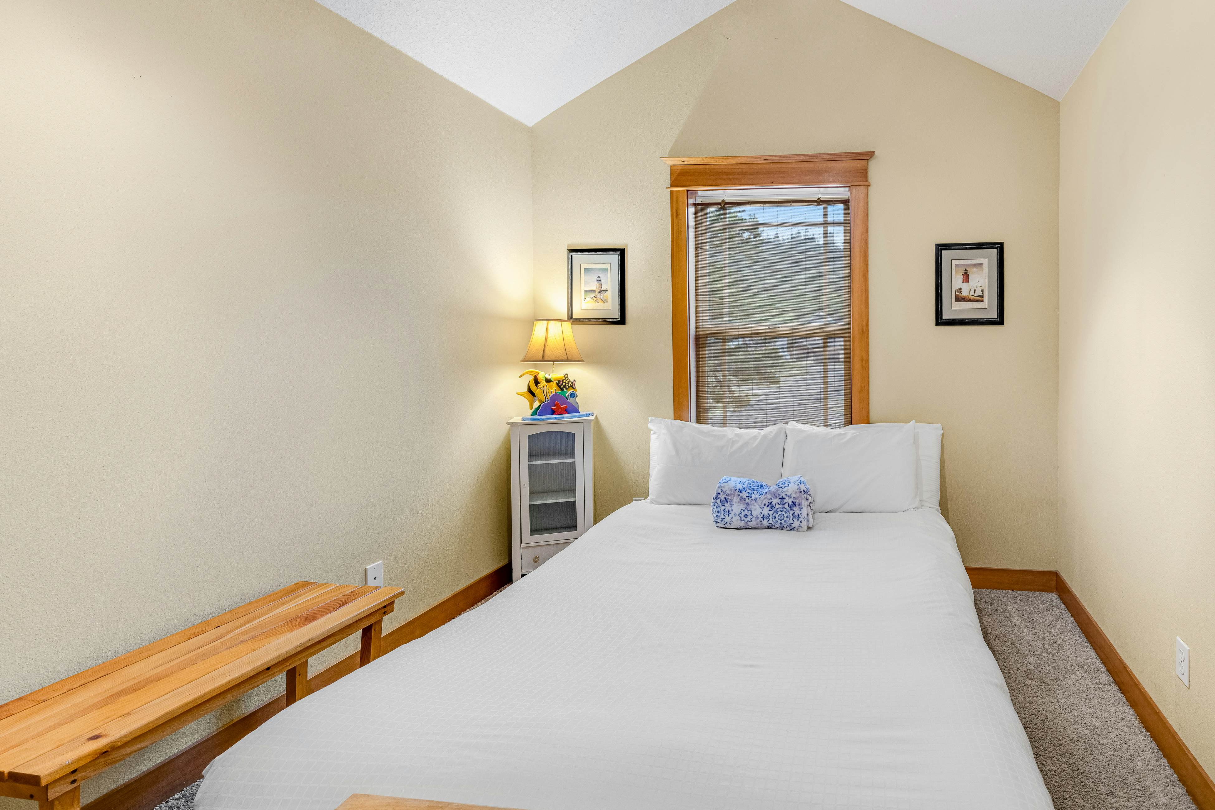 Dog-friendly coastal retreat with a game room, patio, grill, jetted tub, & W/D