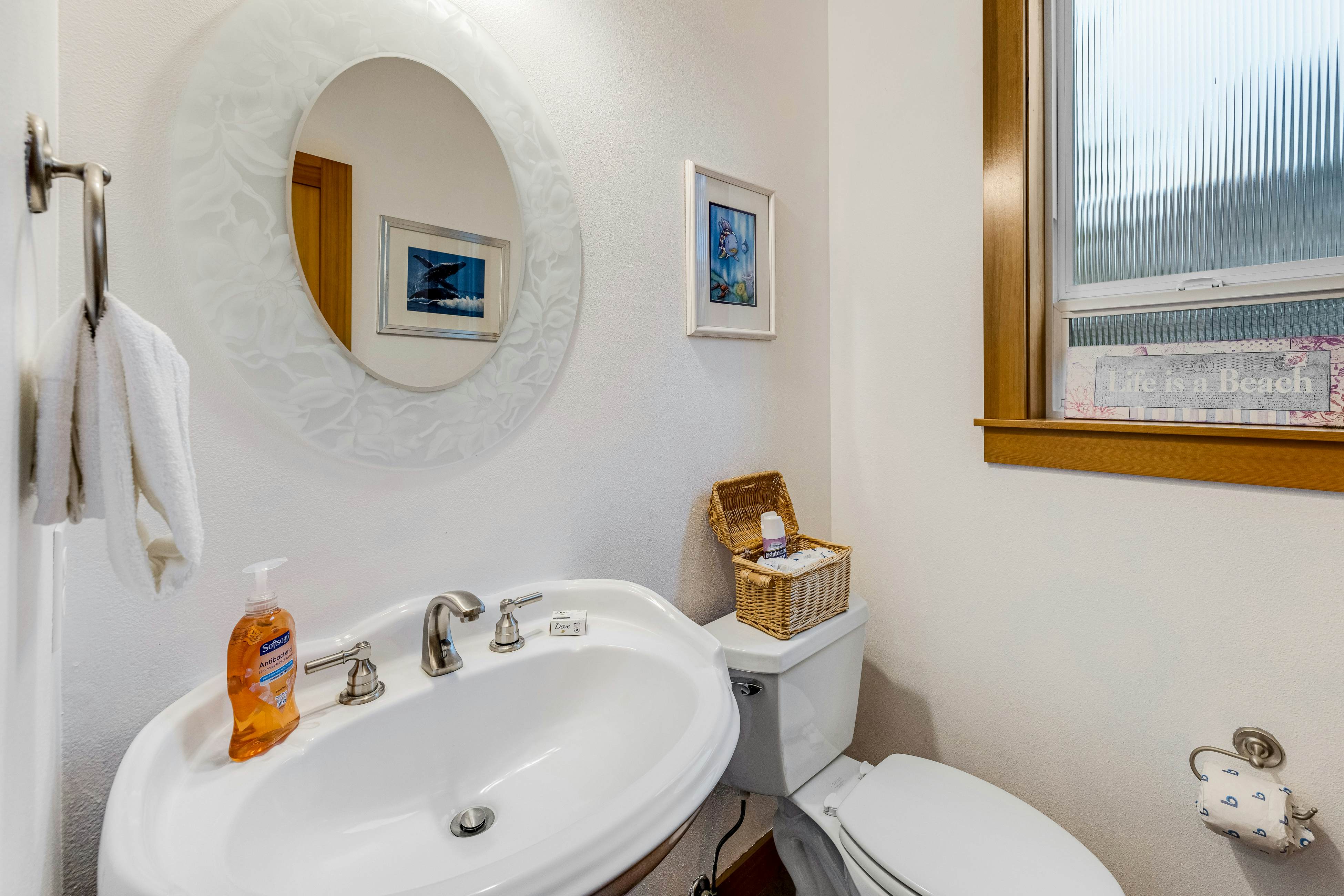 Dog-friendly coastal retreat with a game room, patio, grill, jetted tub, & W/D