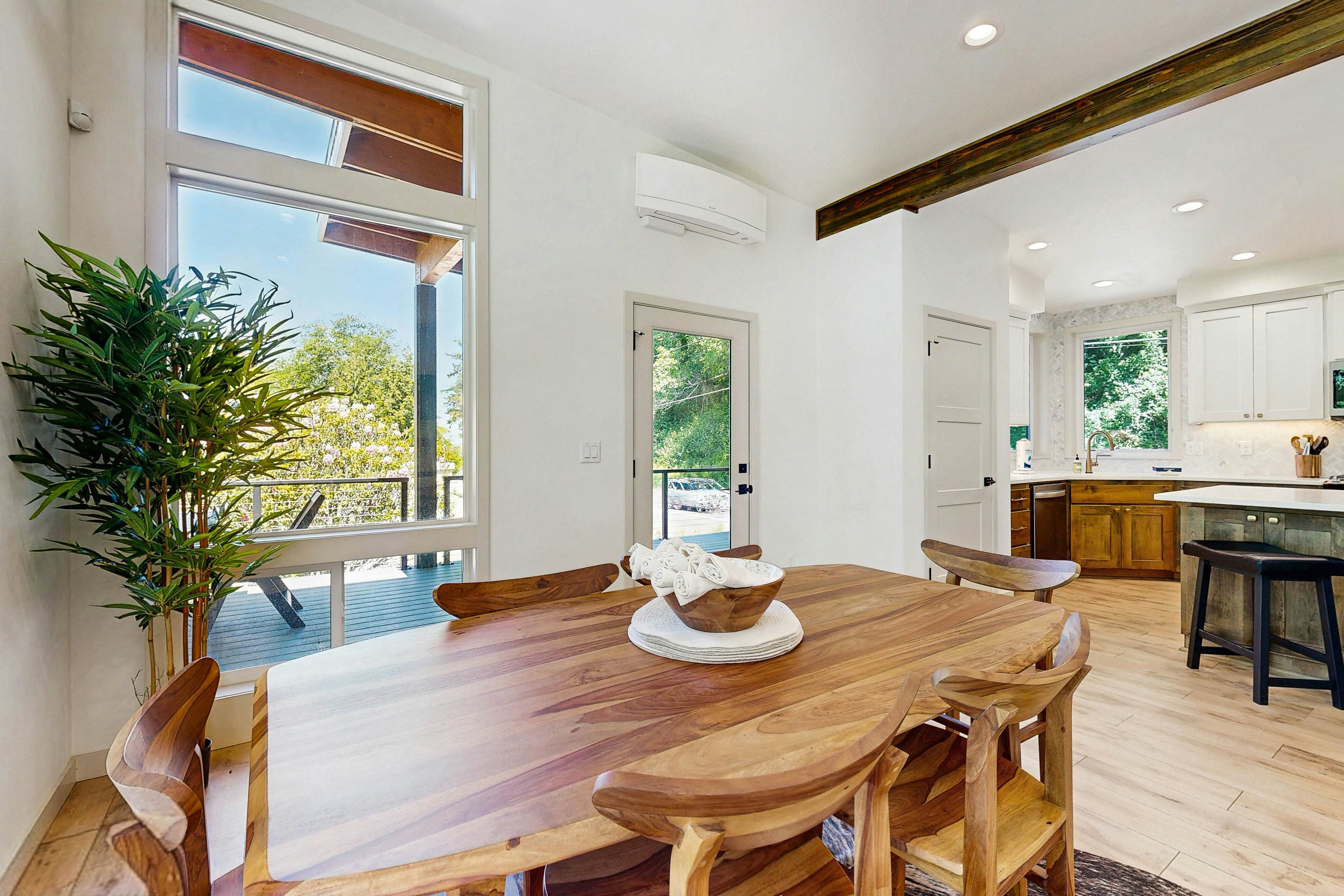 Waterfront Retreat w/ hot tub & cold plunge, sauna, home gym - close to beach