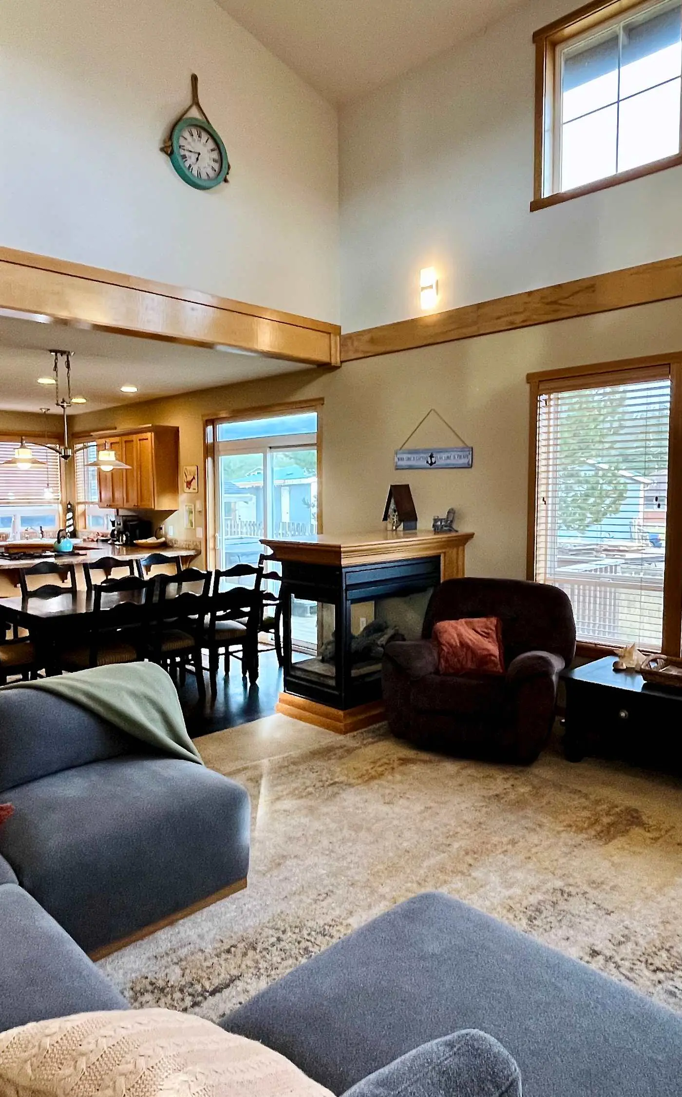Family friendly home with private hot tub fireplace and BBQ close to beach
