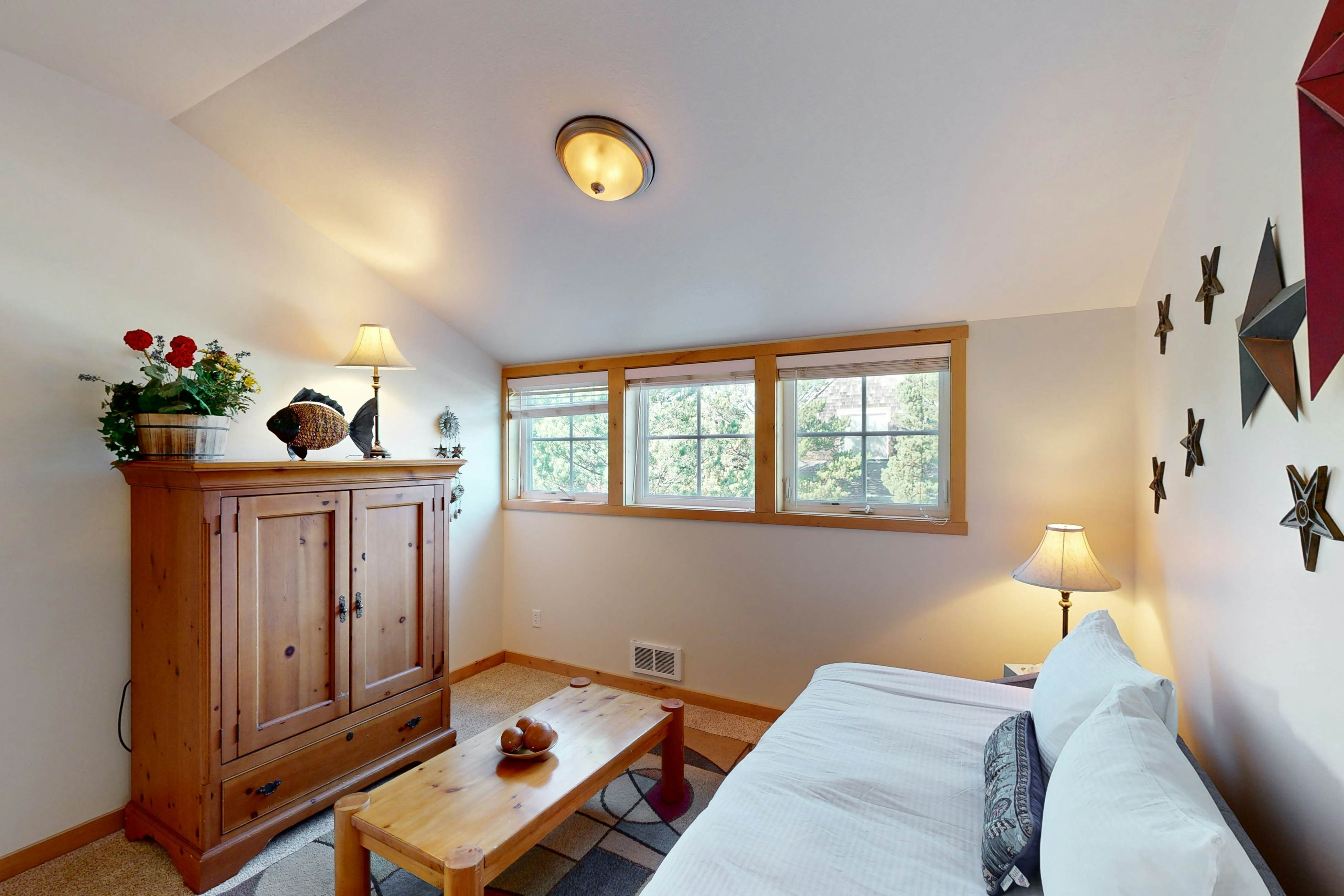 Coastal home walking distance to the beach with outdoor shower & fireplace