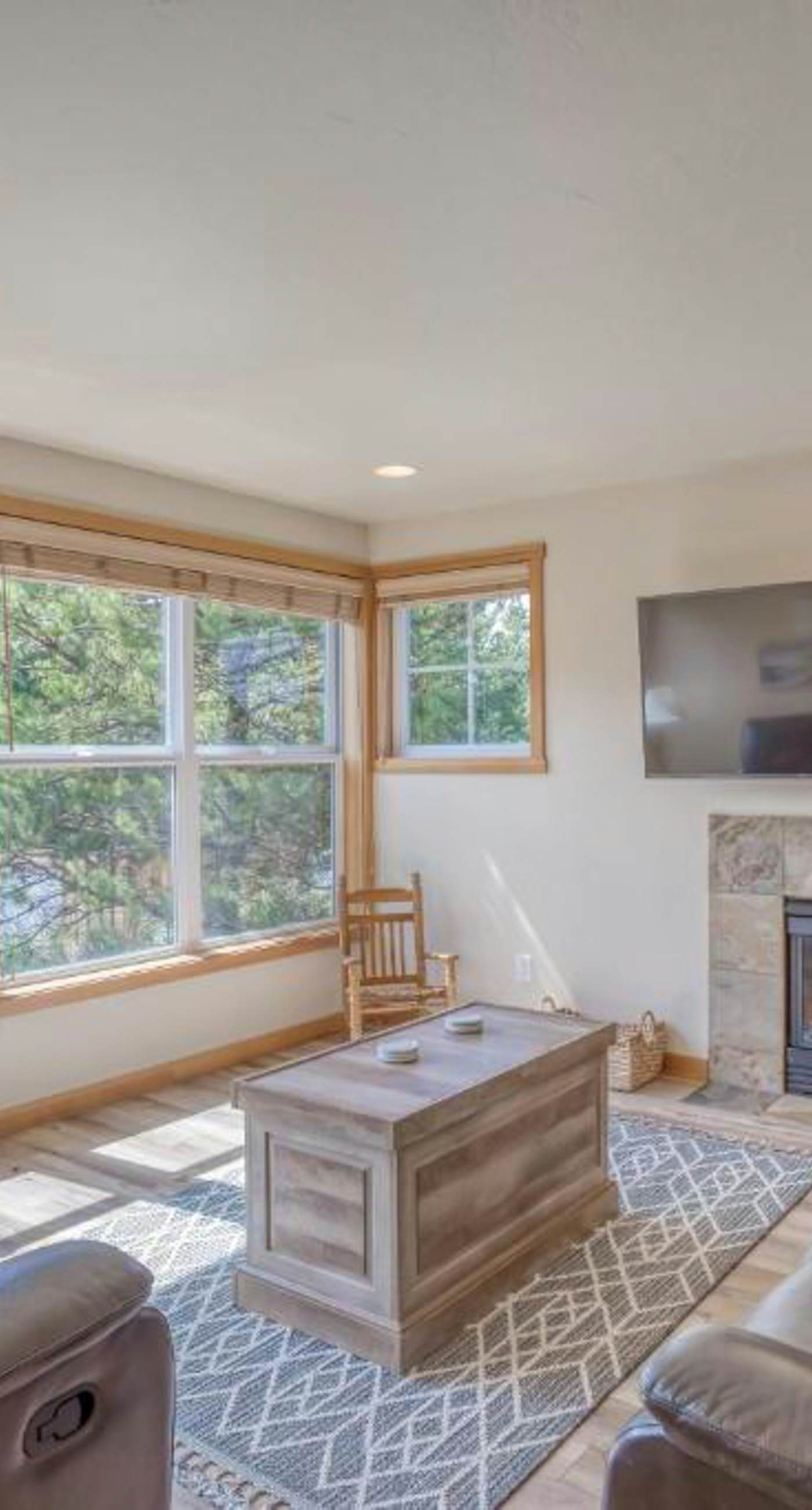 Modern family friendly beach house walk to the ocean with bikes dogs OK