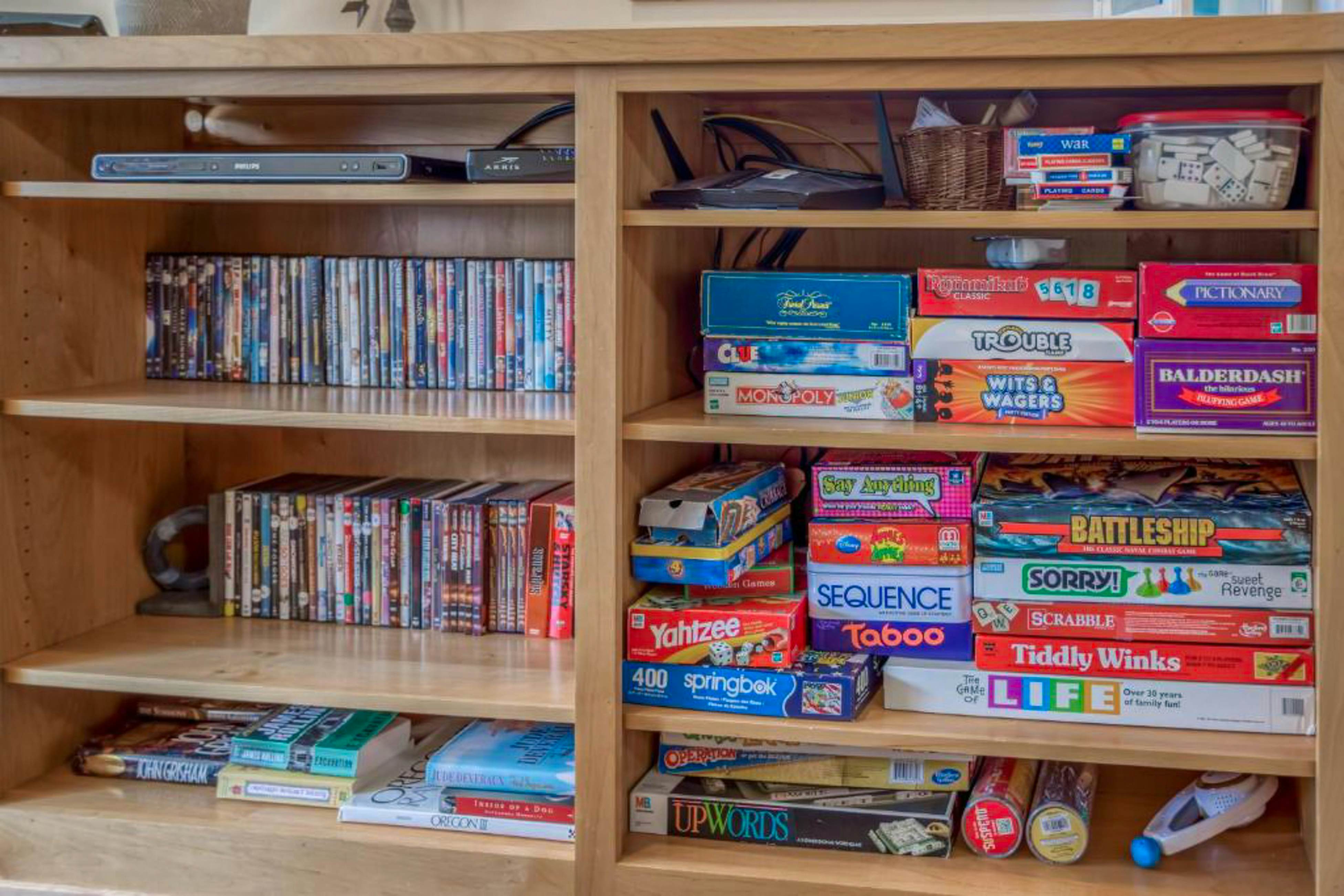 Modern family-friendly beach house, walk to the ocean, with bikes, dogs OK