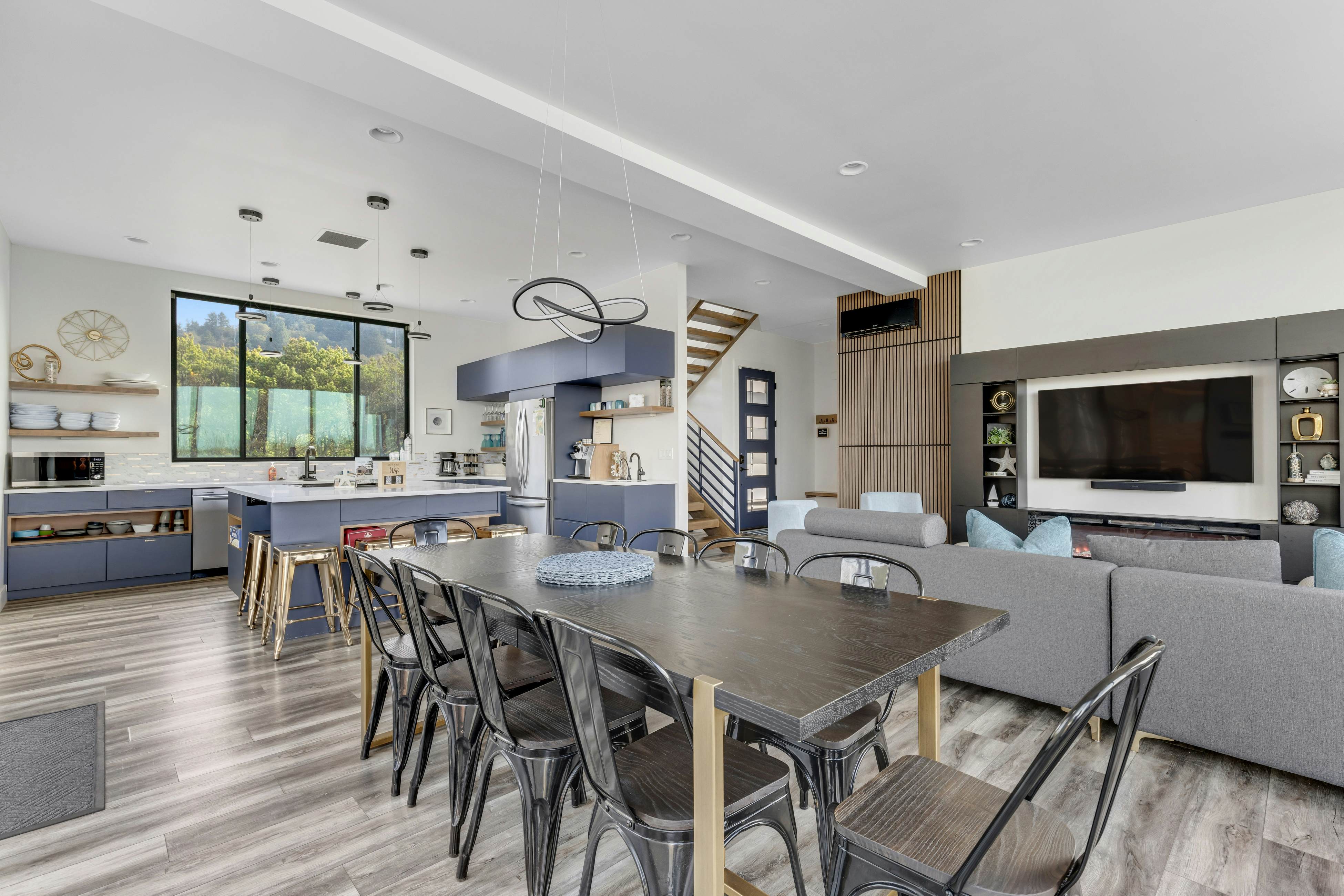 Beachfront designer paradise with amazing ocean view hot tub and shuffleboard