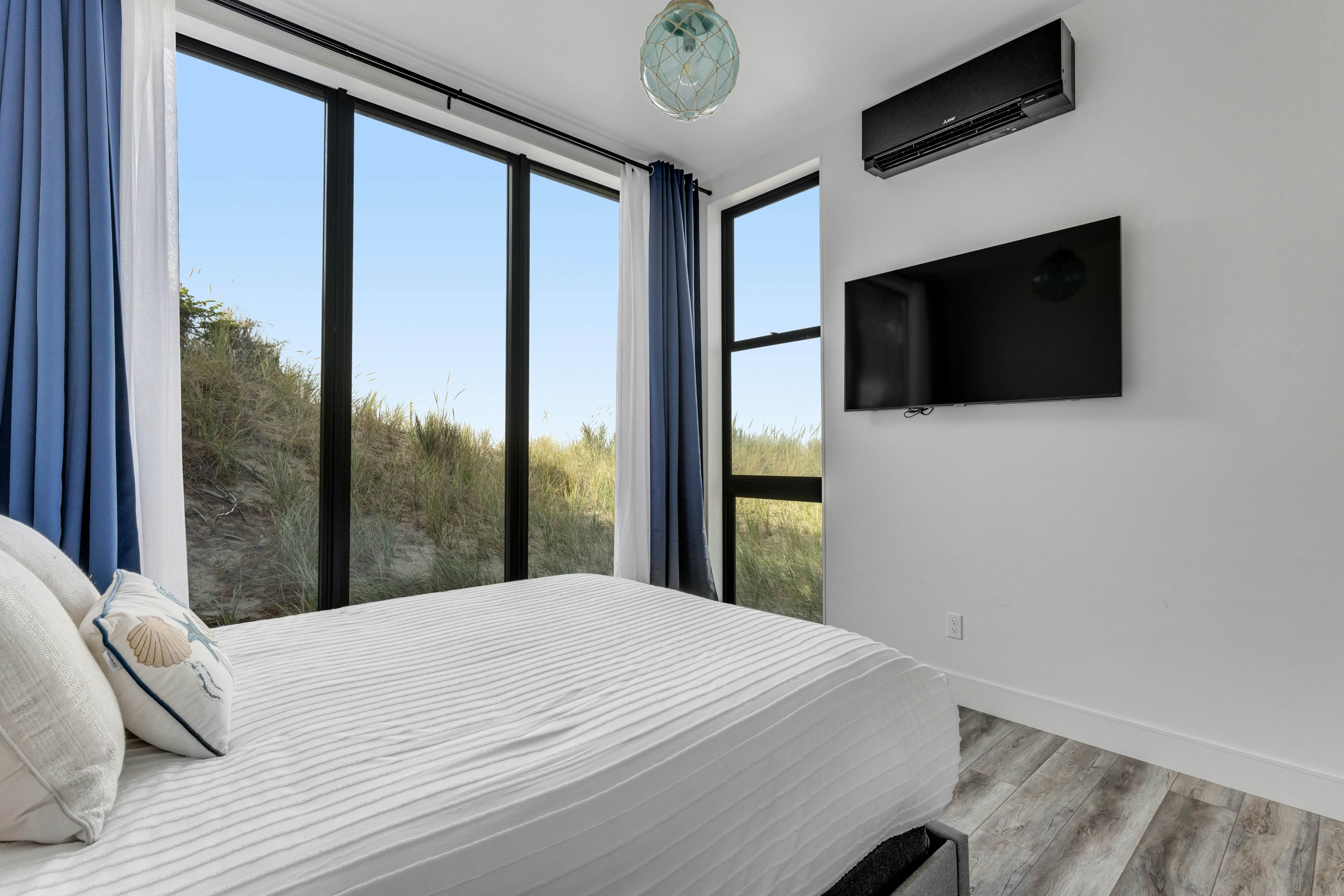 Beachfront designer paradise with amazing ocean view hot tub and shuffleboard