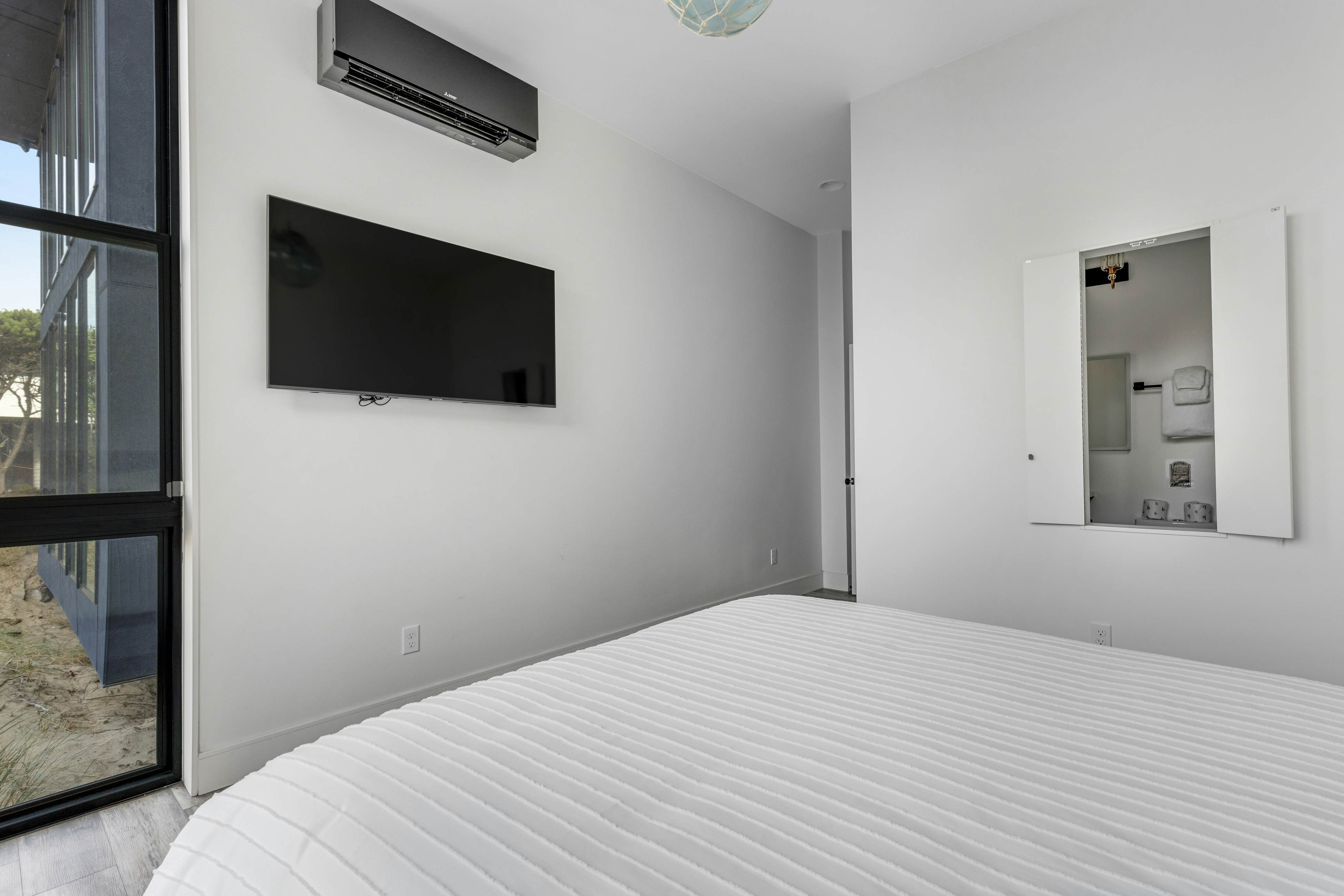 Beachfront designer paradise with amazing ocean view hot tub and shuffleboard