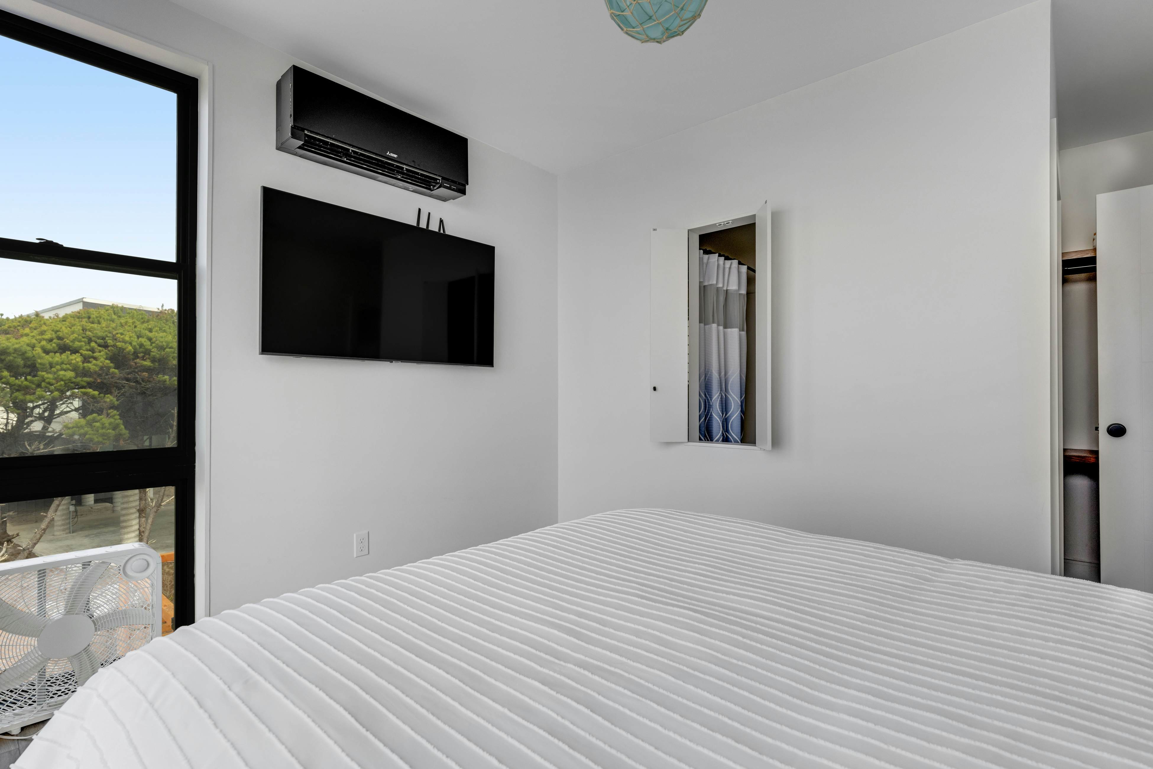 Beachfront designer paradise with amazing ocean view hot tub and shuffleboard