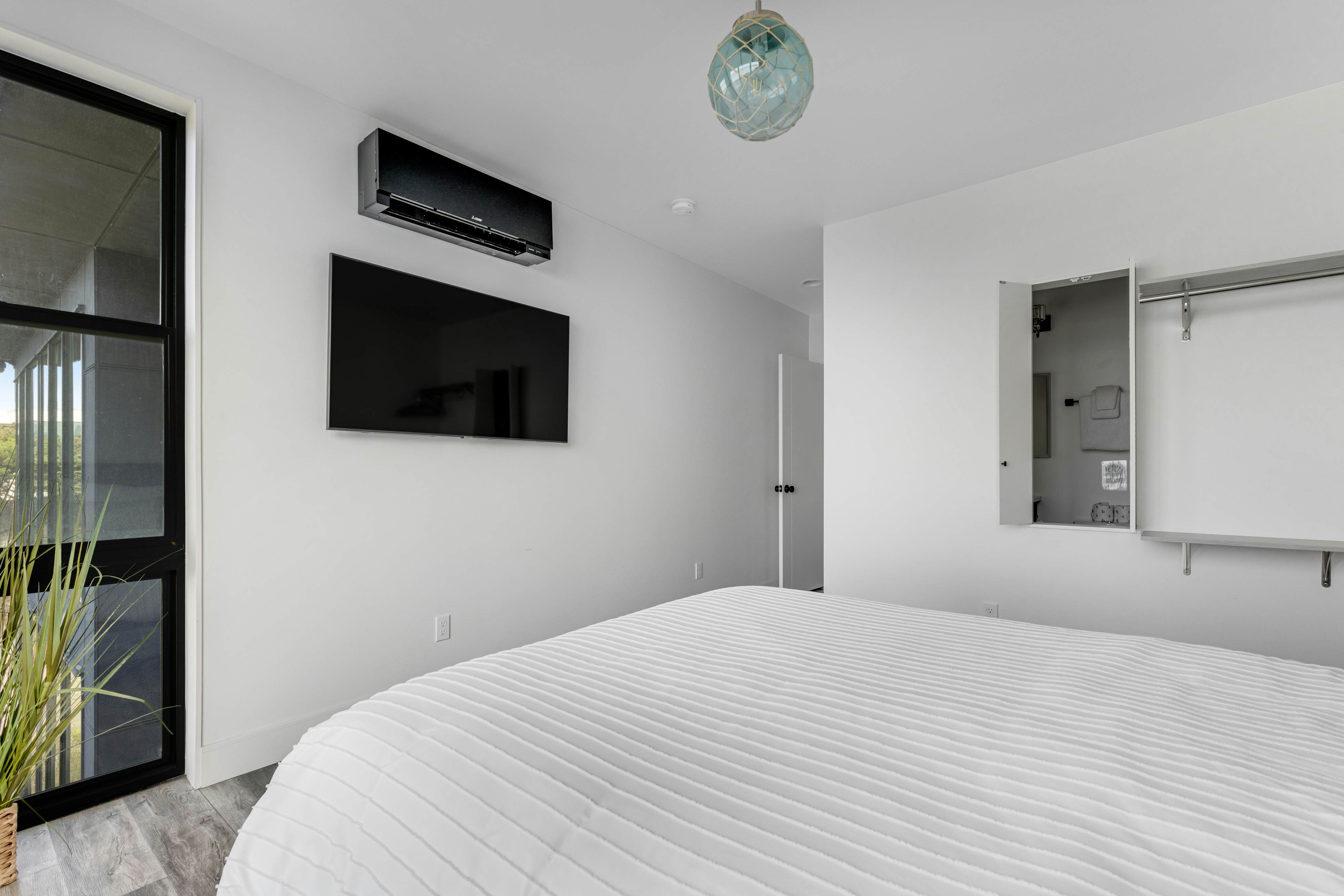 Beachfront designer paradise with amazing ocean view hot tub and shuffleboard