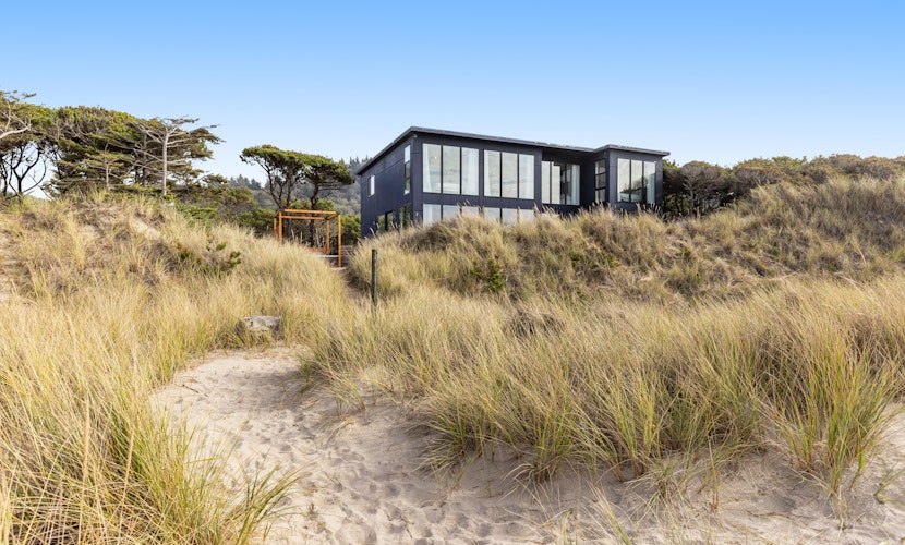 Beachfront designer paradise with amazing ocean view hot tub and shuffleboard