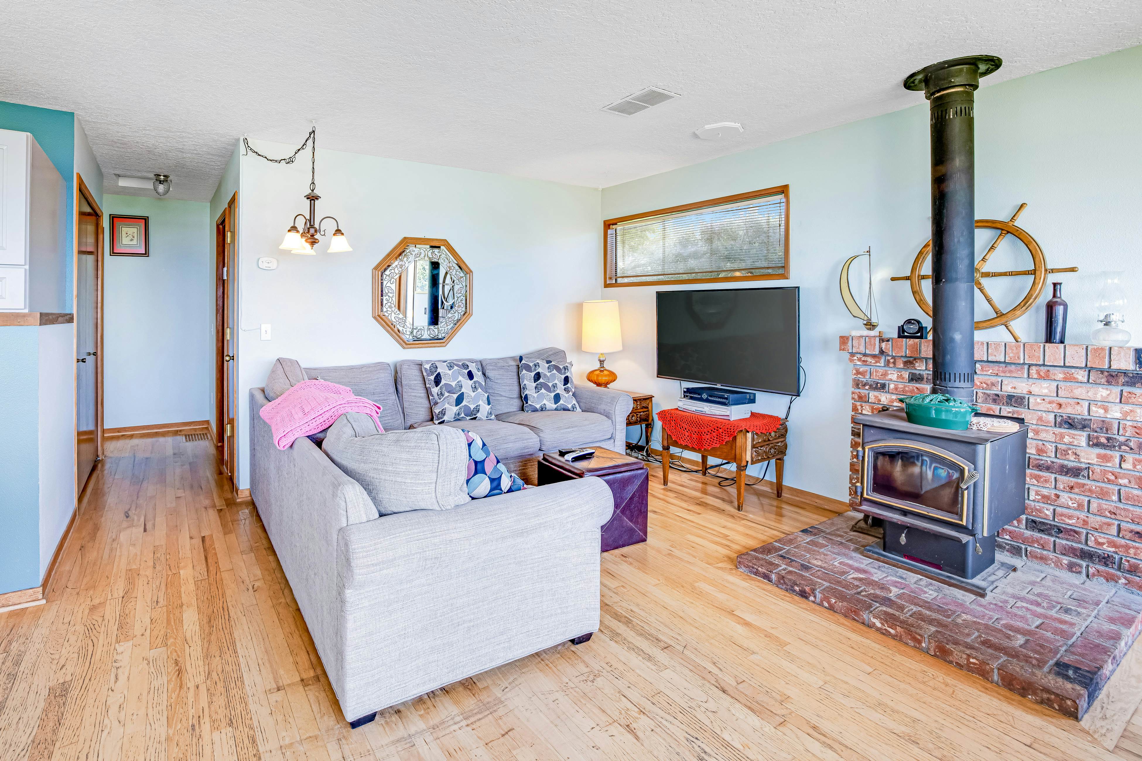 Dog-friendly, oceanview home  - one block to beach