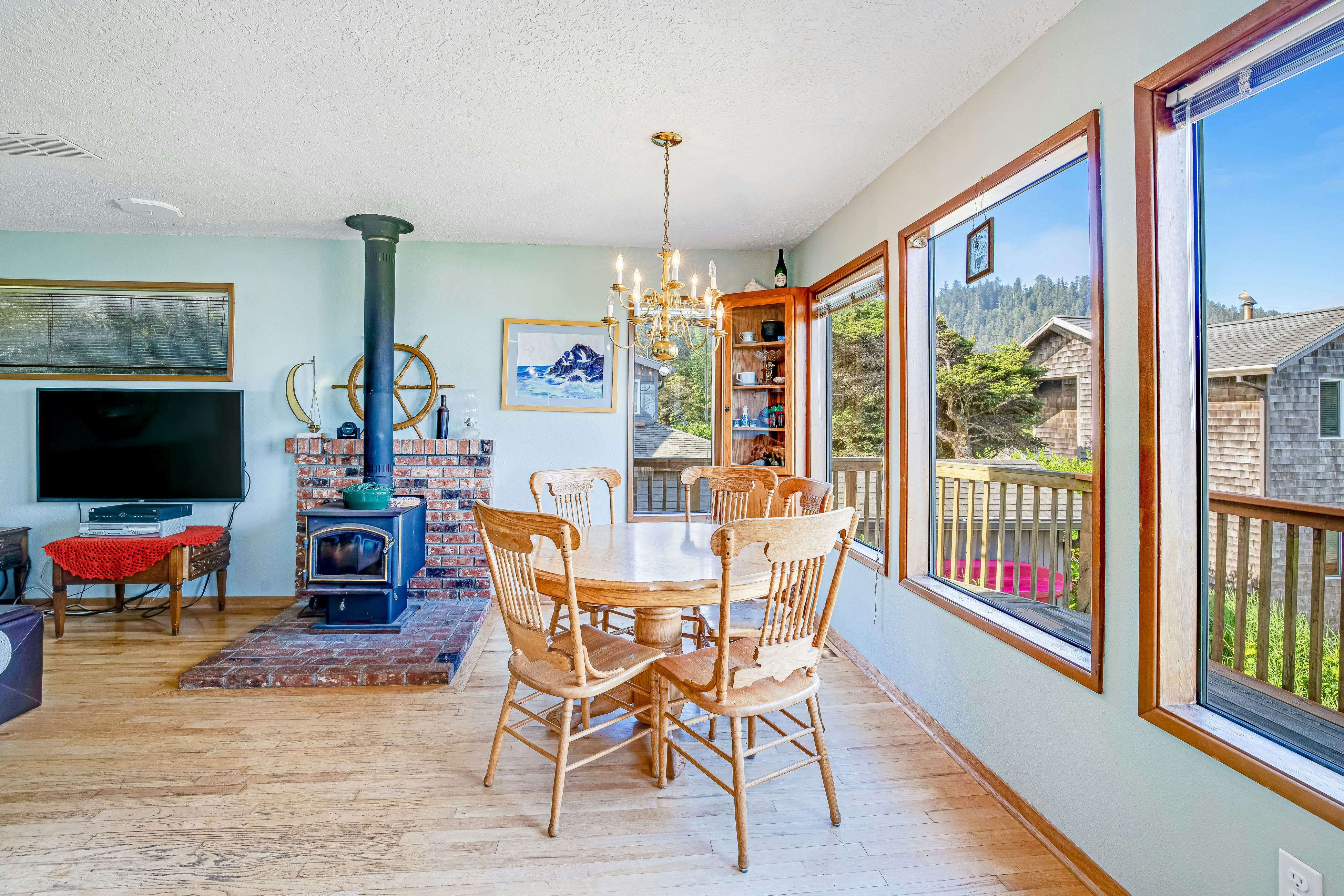 Dog-friendly, oceanview home  - one block to beach