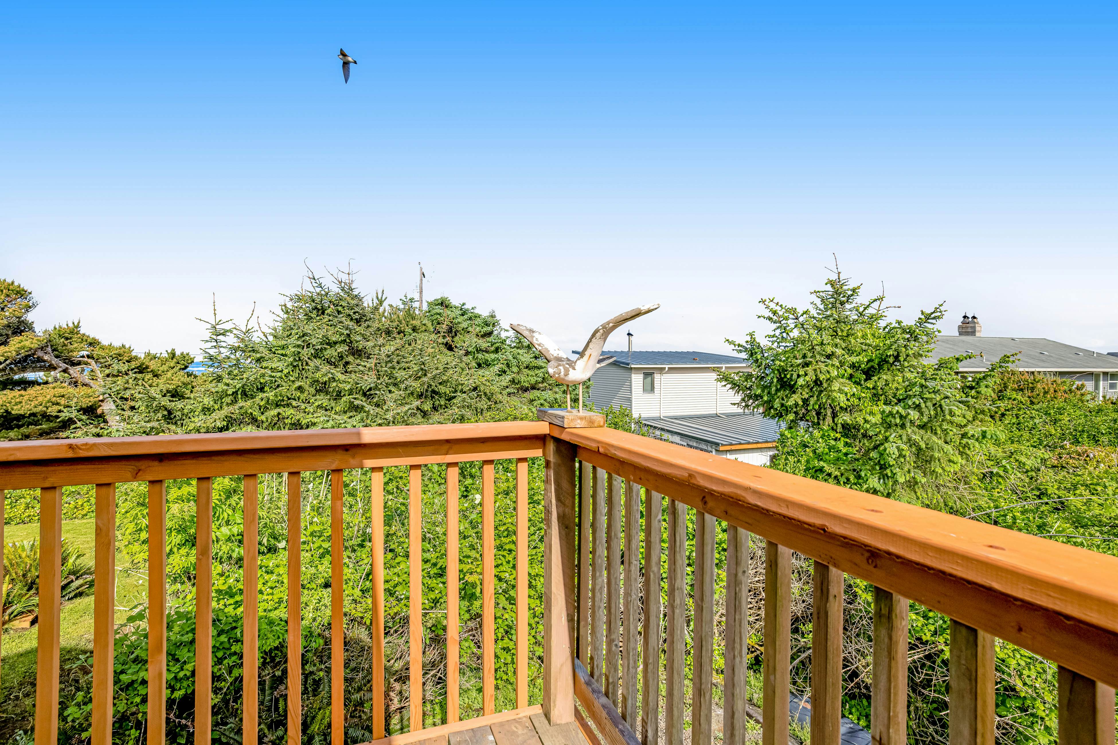 Dog-friendly, oceanview home  - one block to beach