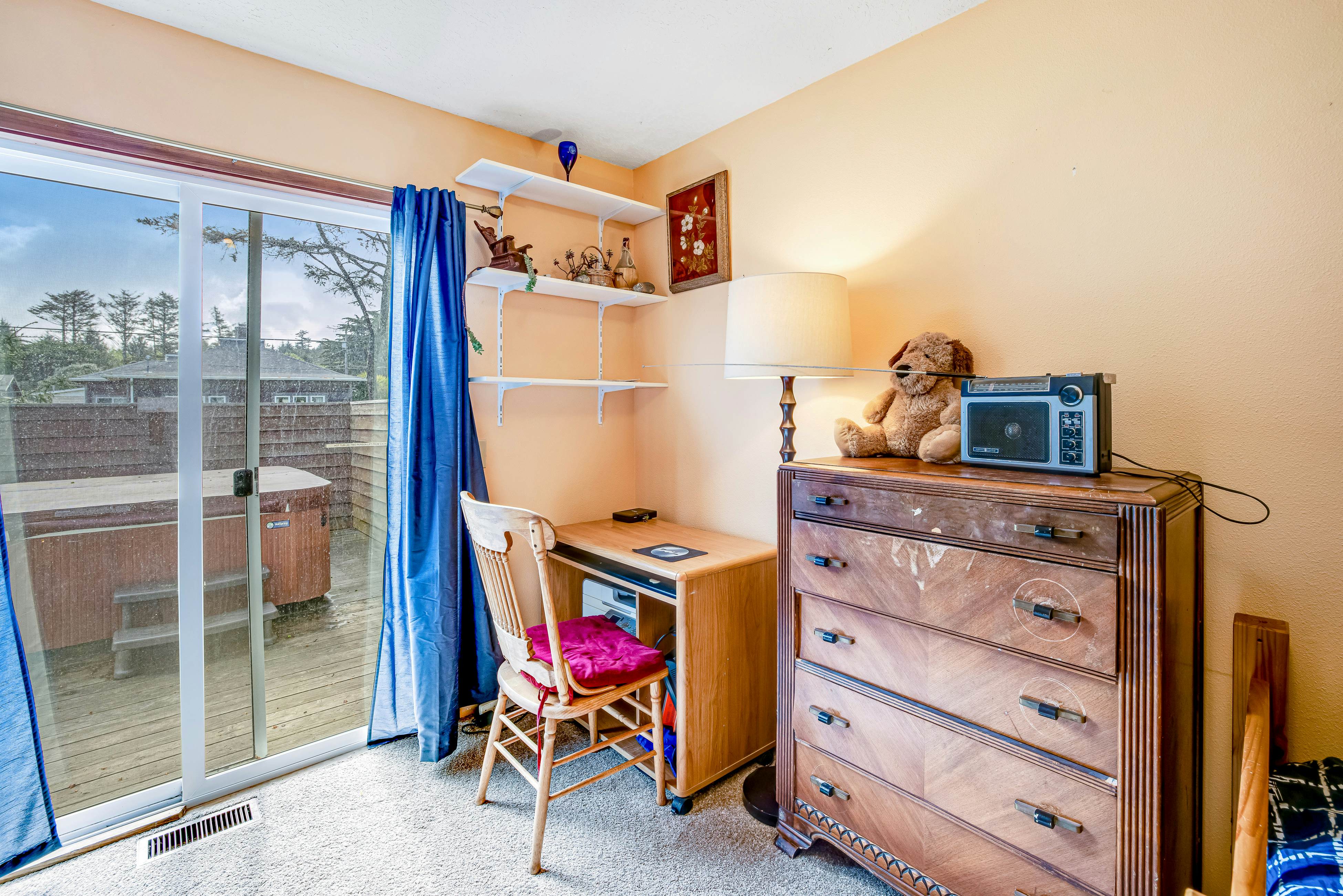 Dog-friendly, oceanview home  - one block to beach