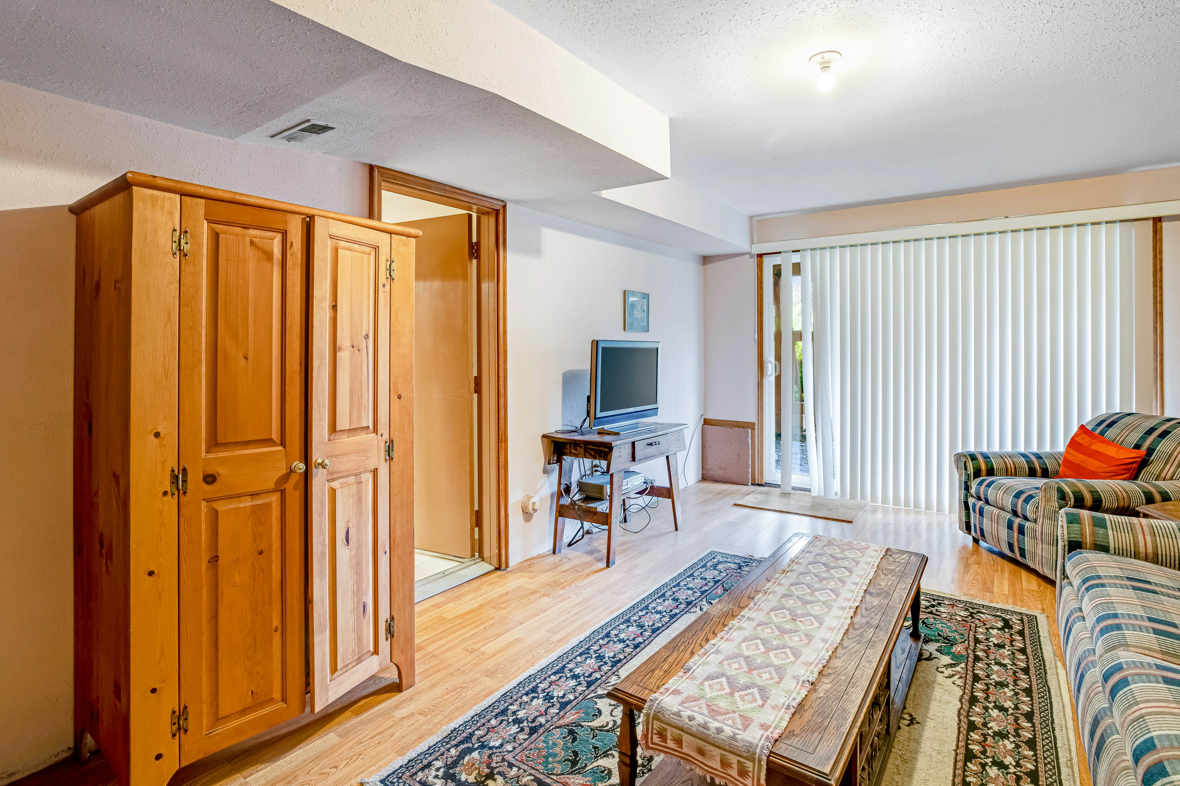 Dog-friendly, oceanview home  - one block to beach