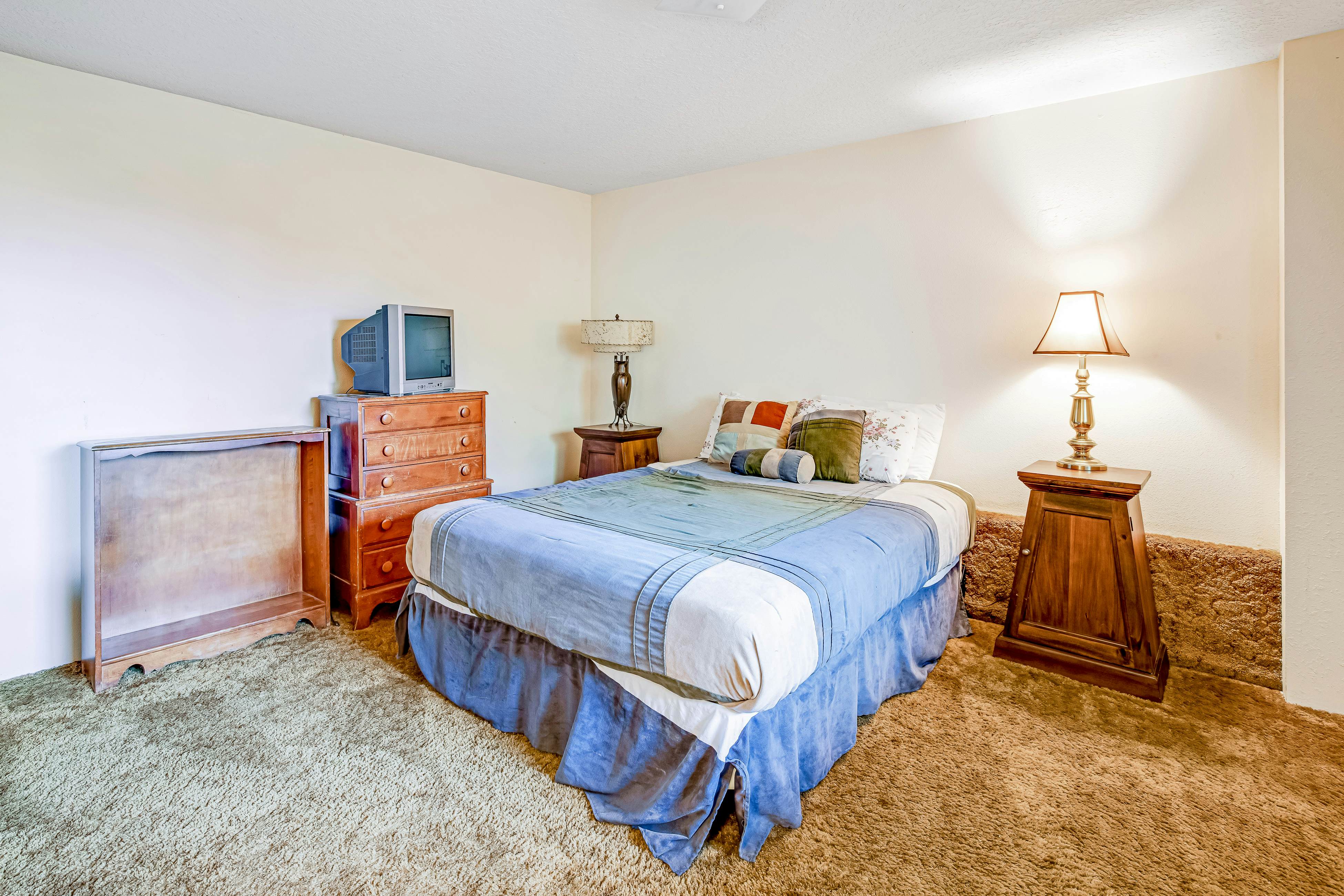 Dog-friendly, oceanview home  - one block to beach