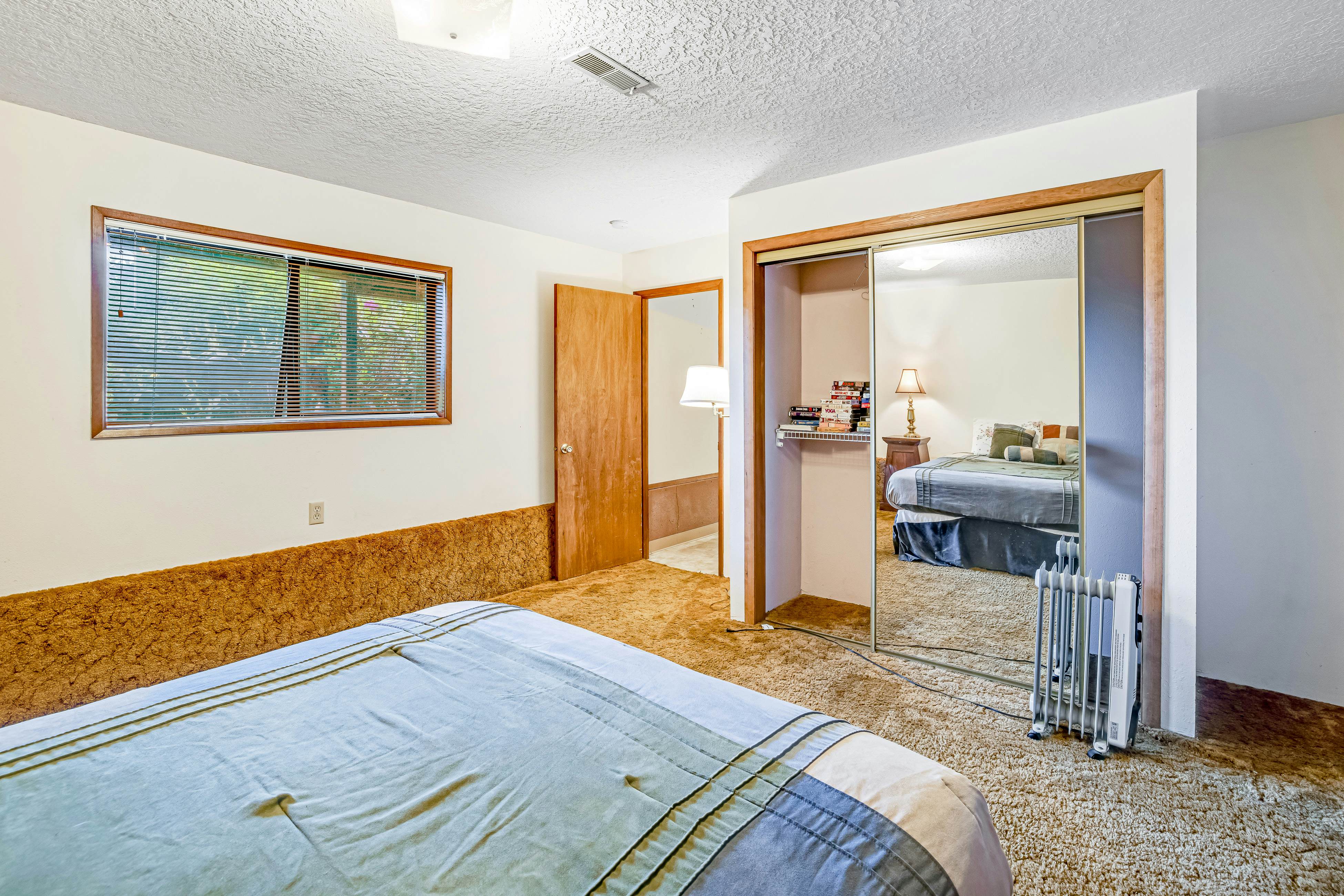 Dog-friendly, oceanview home  - one block to beach