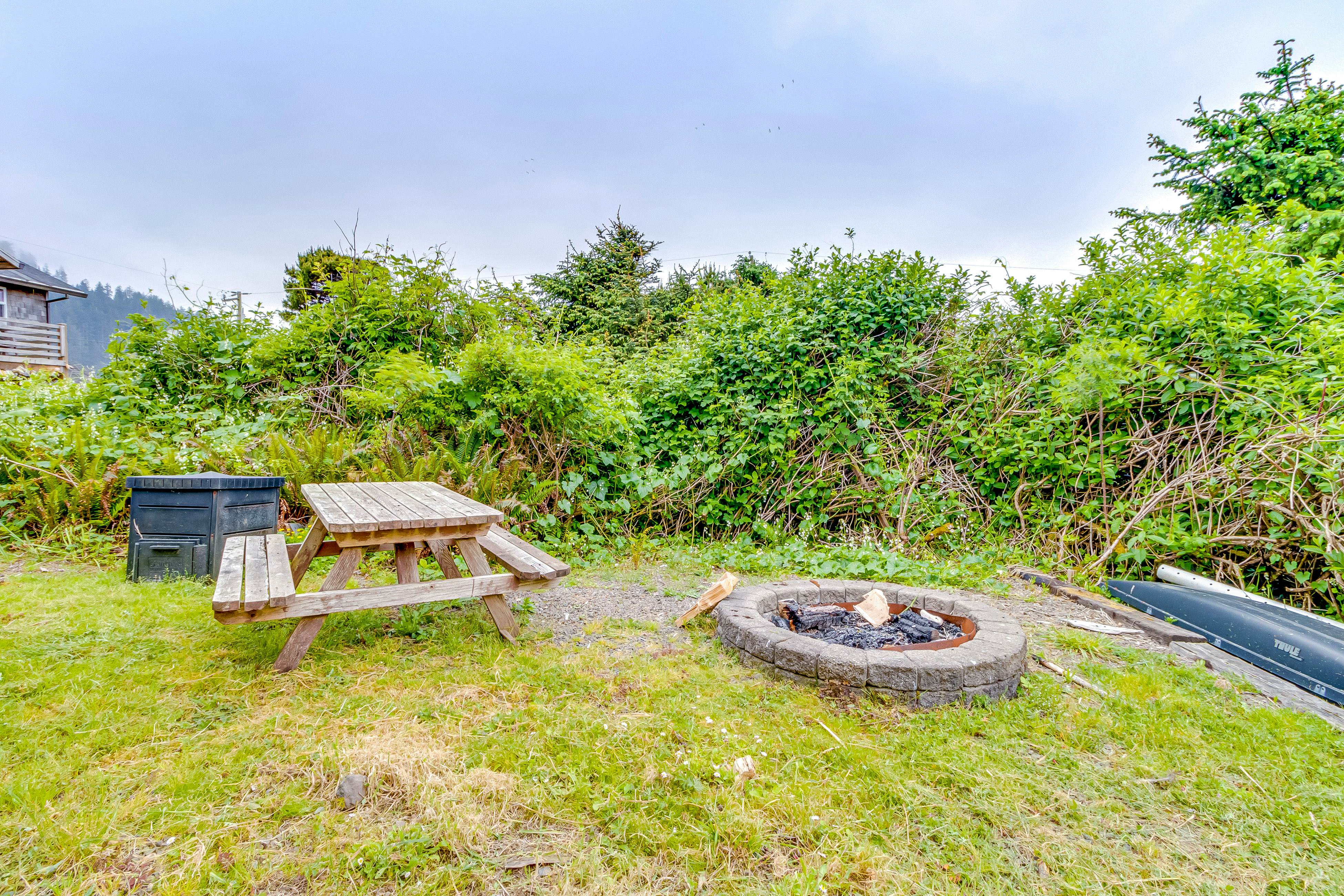 Dog-friendly, oceanview home  - one block to beach