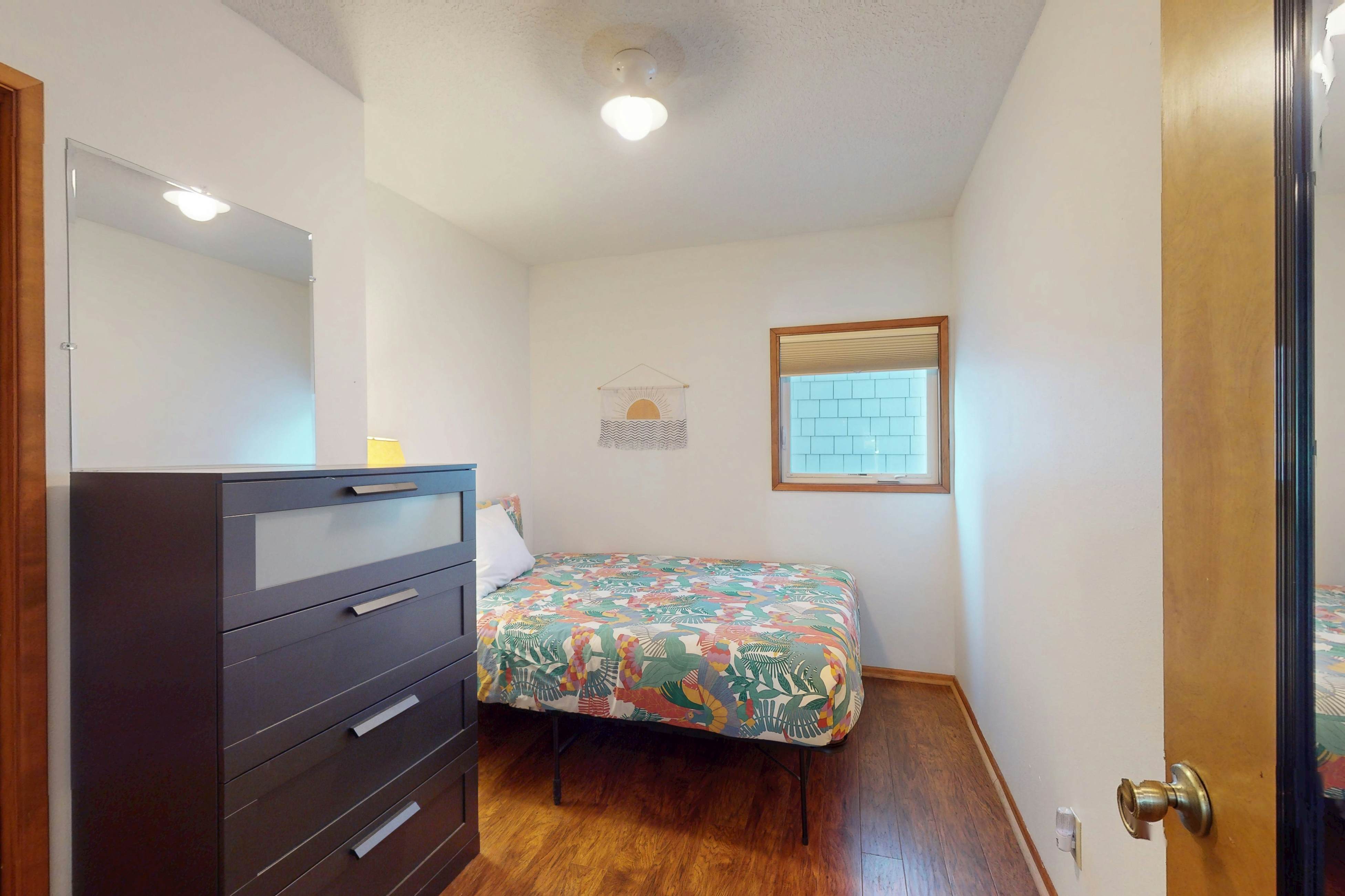 Mid-century modern styled home with patio, WiFi, washer/dryer - walk to beach