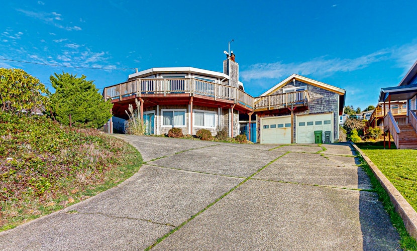 Spacious Dog Friendly Getaway with Boat Parking Perfect for Two Families