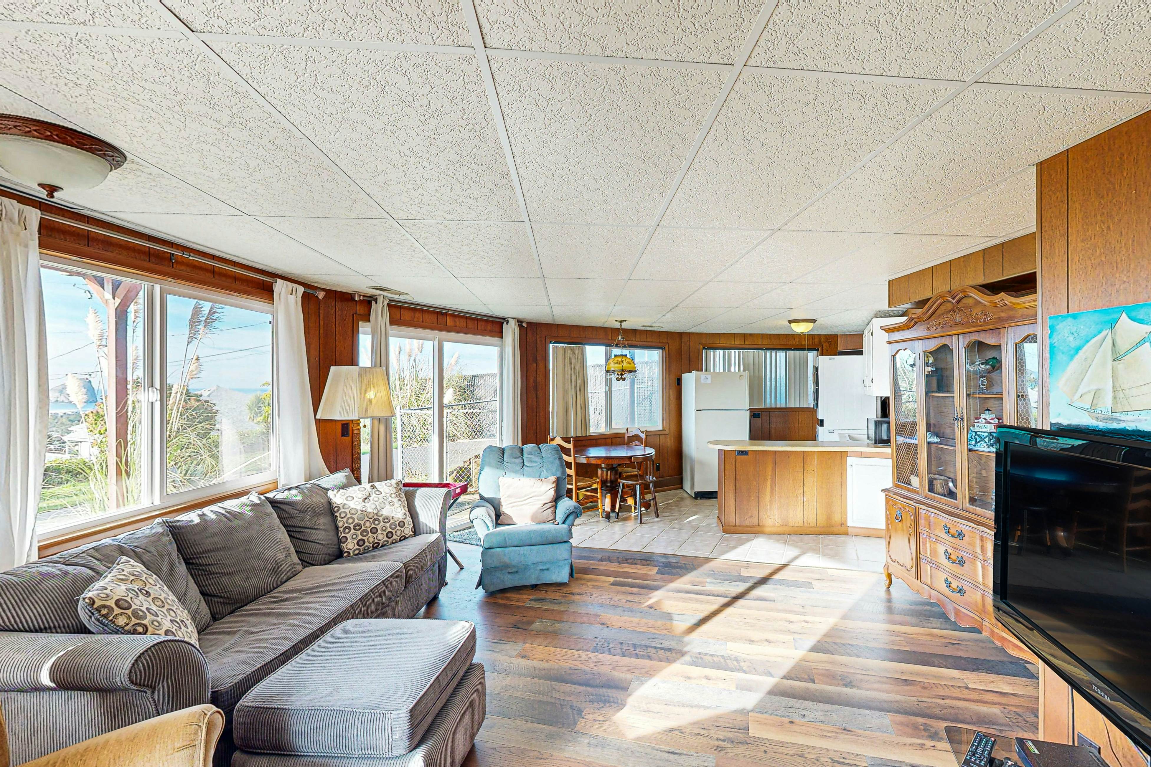 Spacious Dog-Friendly Getaway with Boat Parking - Perfect for Two Families