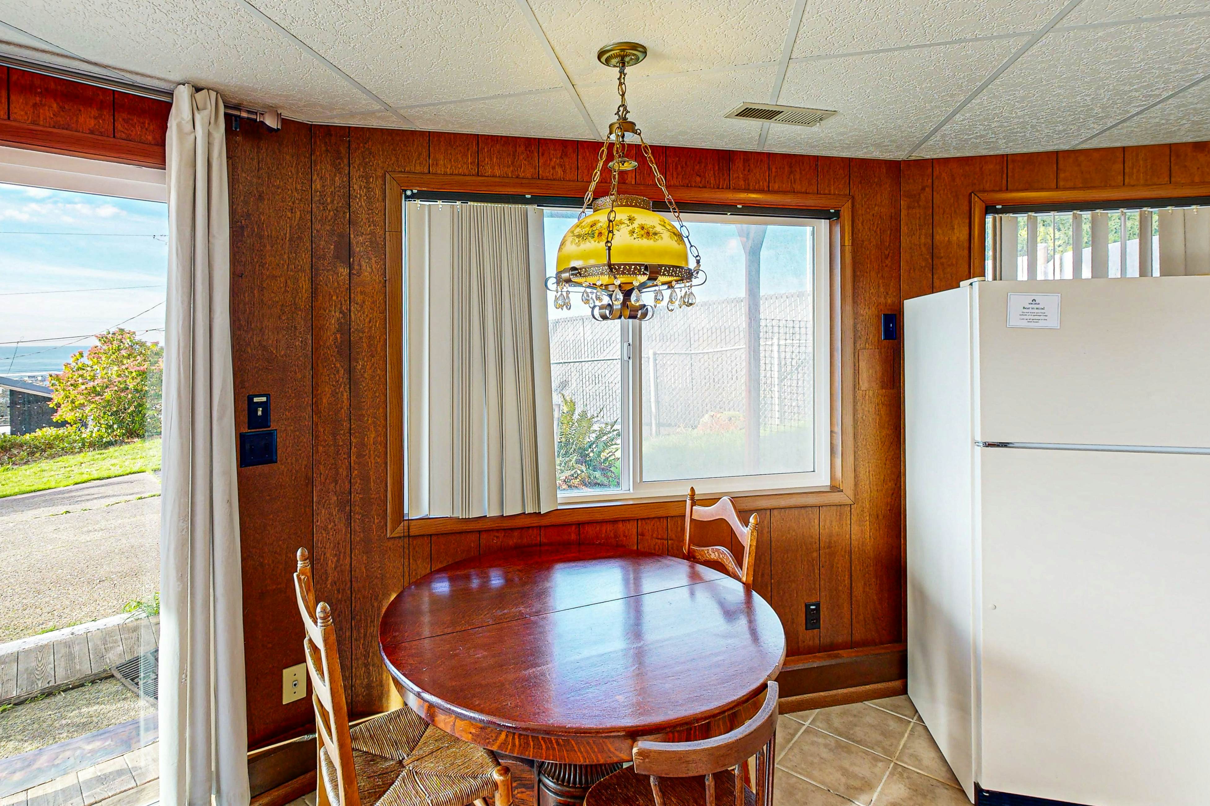 Spacious Dog-Friendly Getaway with Boat Parking - Perfect for Two Families