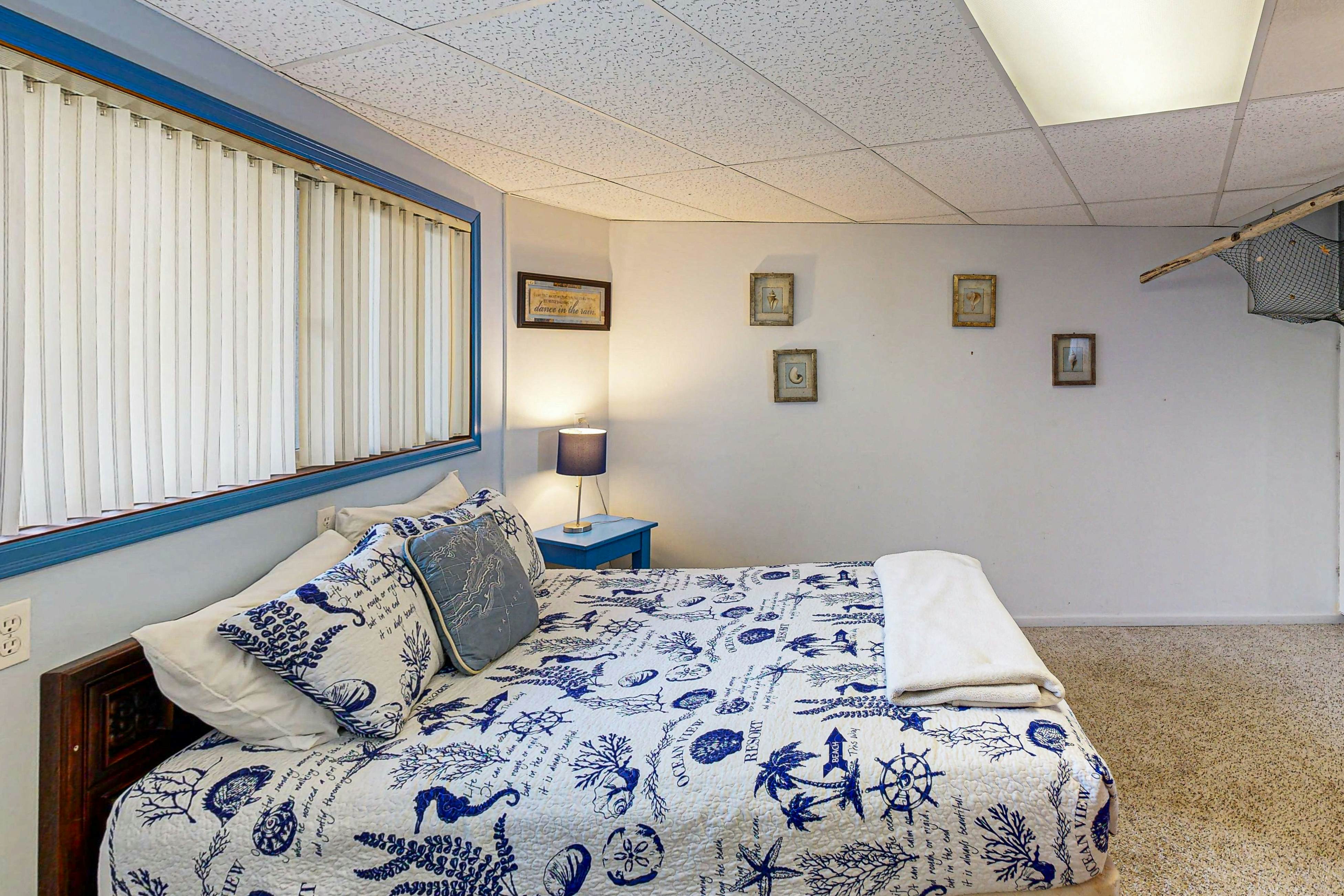 Spacious Dog-Friendly Getaway with Boat Parking - Perfect for Two Families