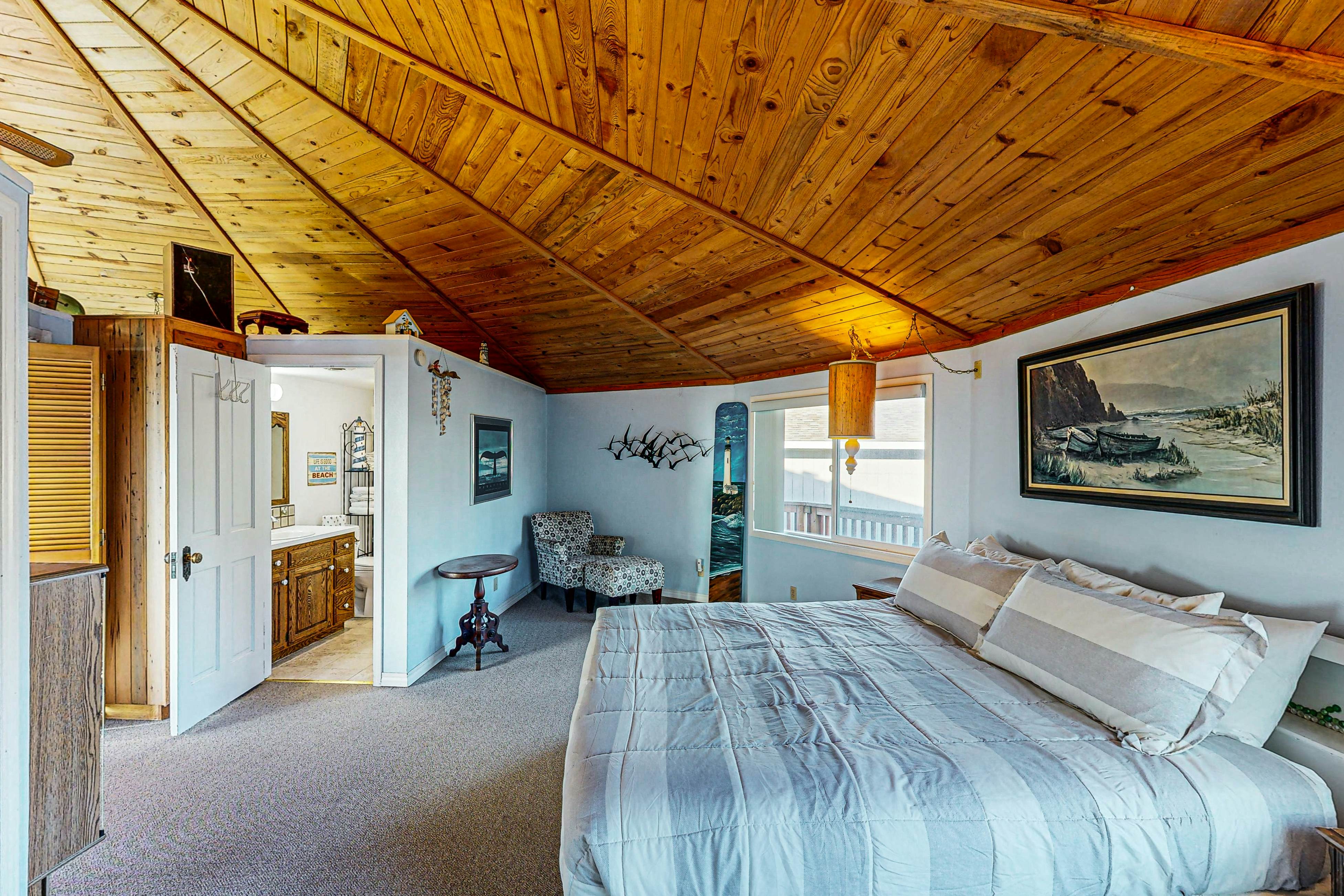 Spacious Dog-Friendly Getaway with Boat Parking - Perfect for Two Families