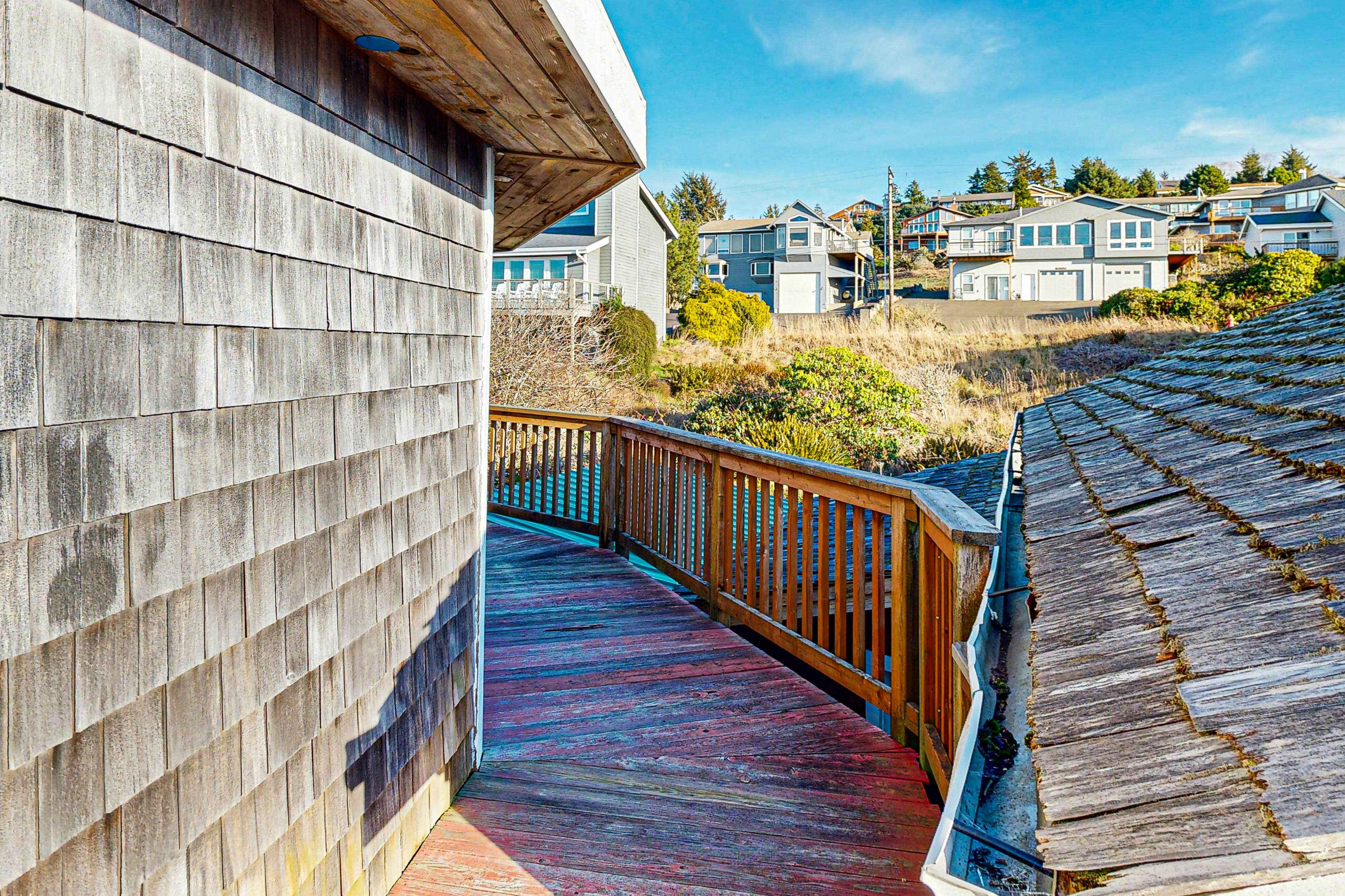 Spacious Dog-Friendly Getaway with Boat Parking - Perfect for Two Families