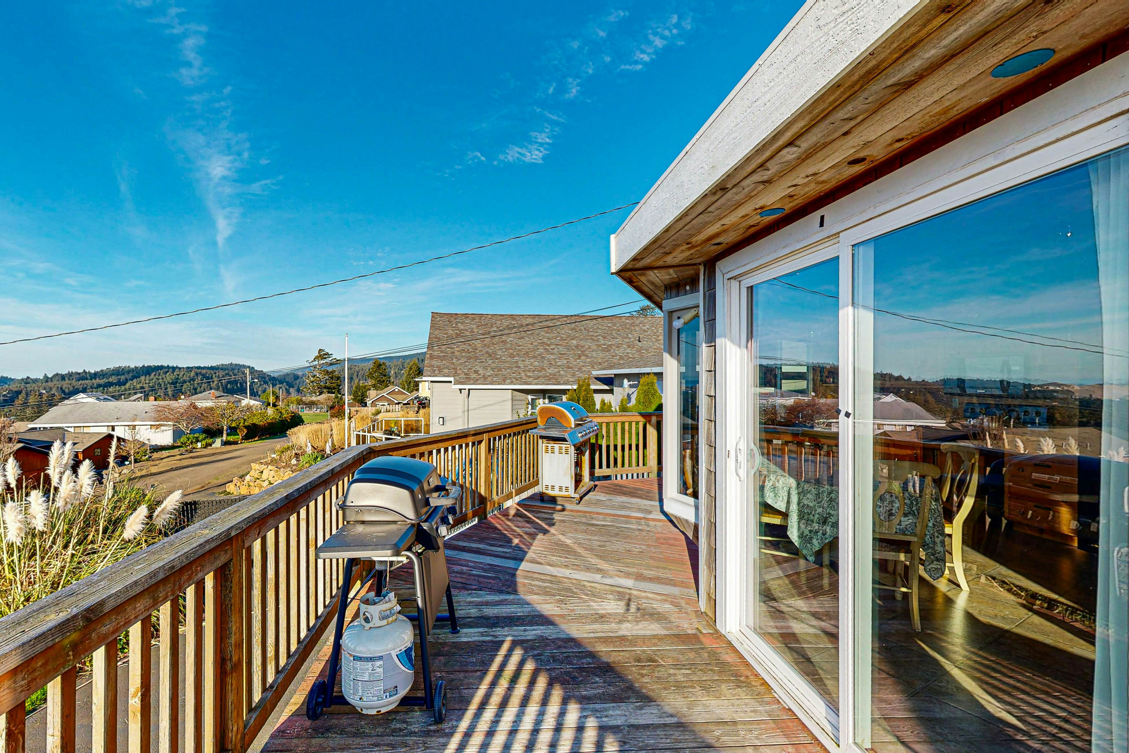 Spacious Dog-Friendly Getaway with Boat Parking - Perfect for Two Families