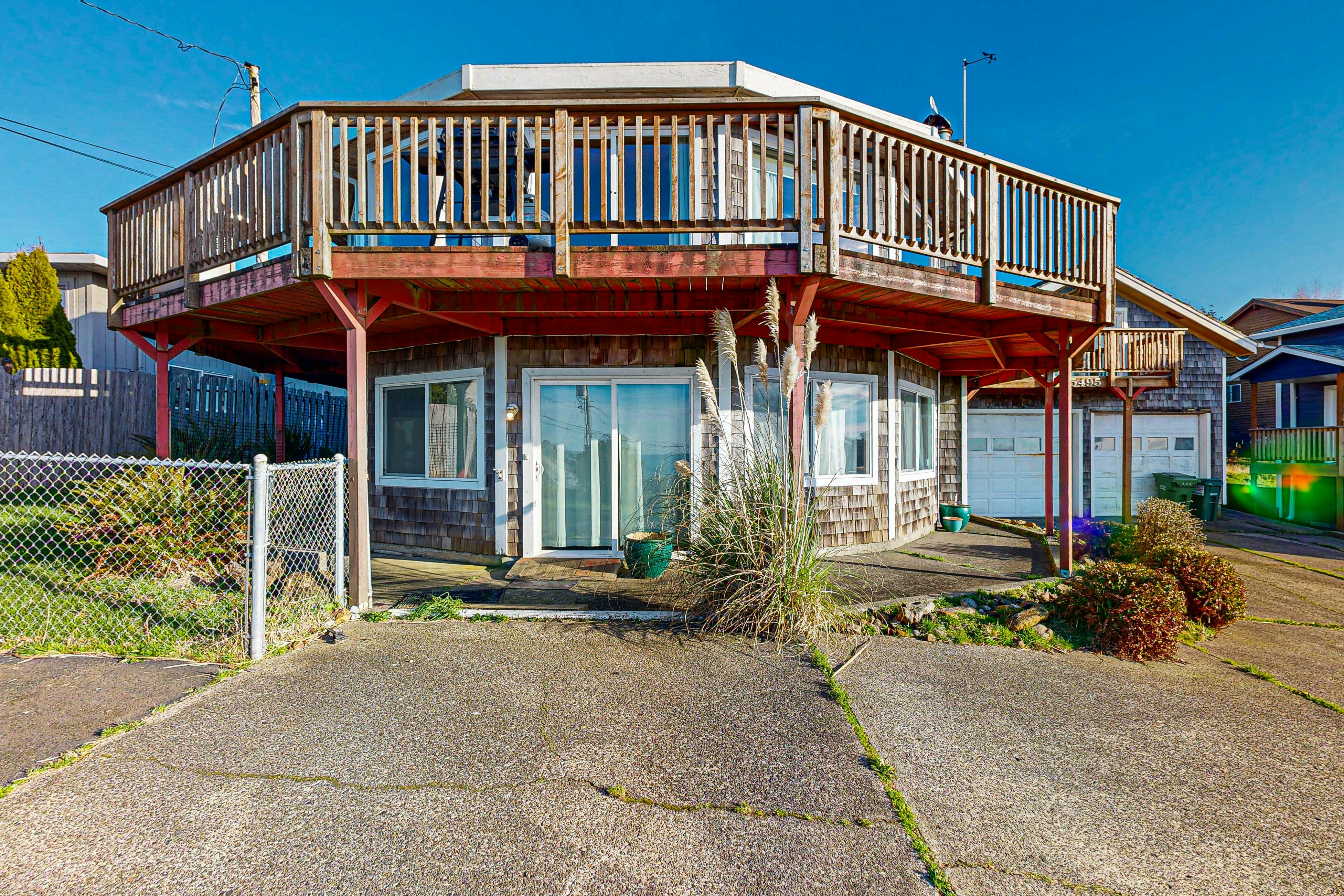 Spacious Dog-Friendly Getaway with Boat Parking - Perfect for Two Families